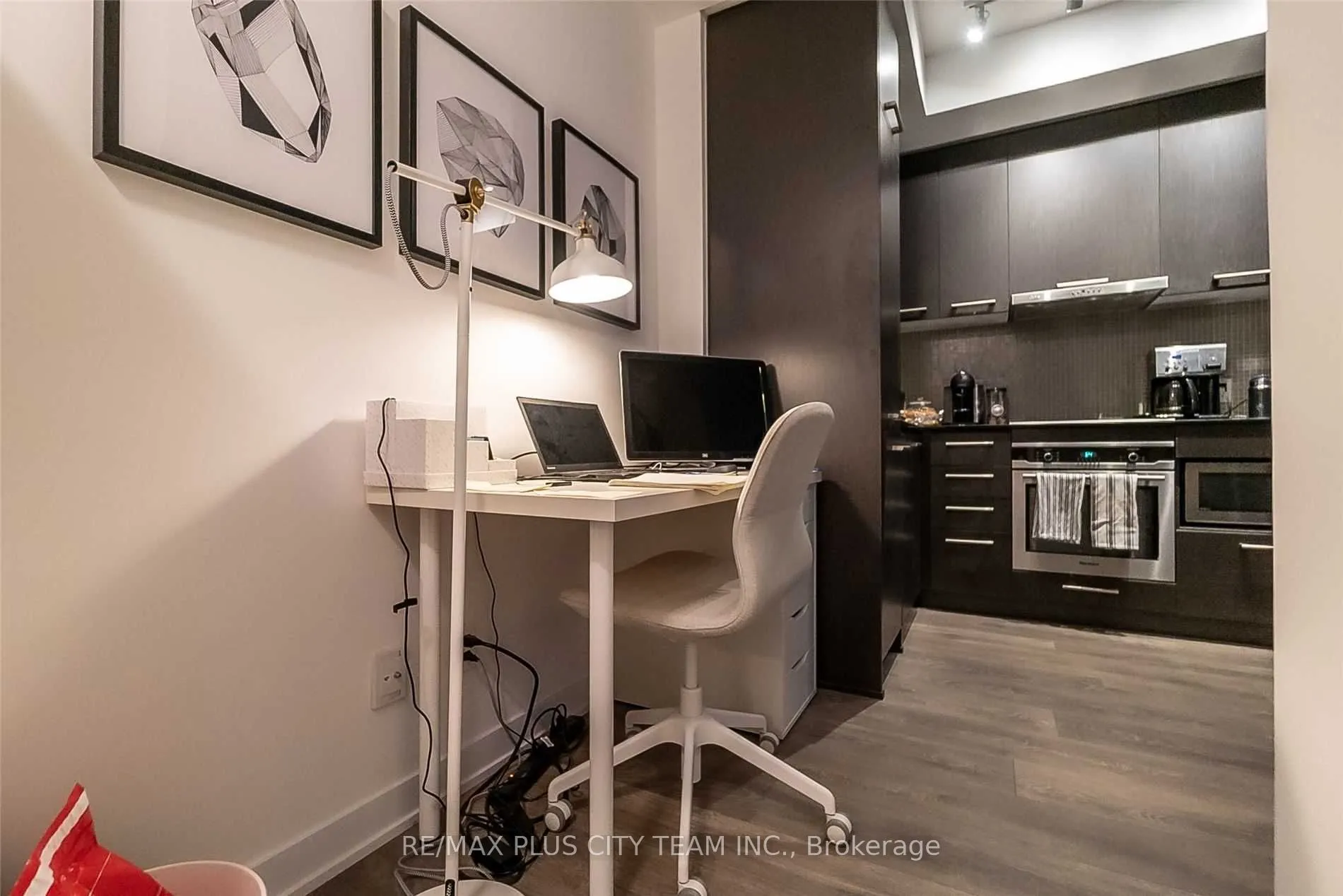 87 Peter Street, #3706