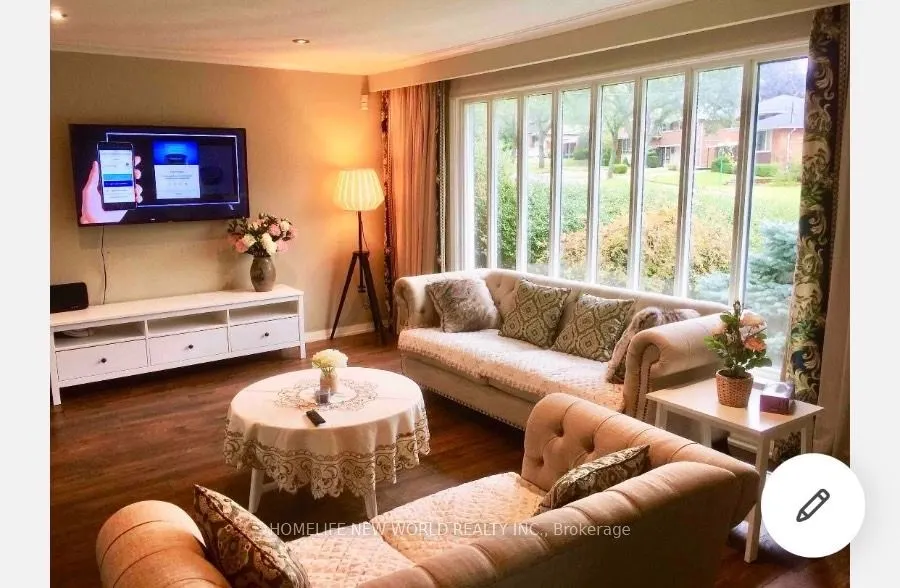 30 Castlegrove Boulevard, #1-Bedroom Facing Backyard