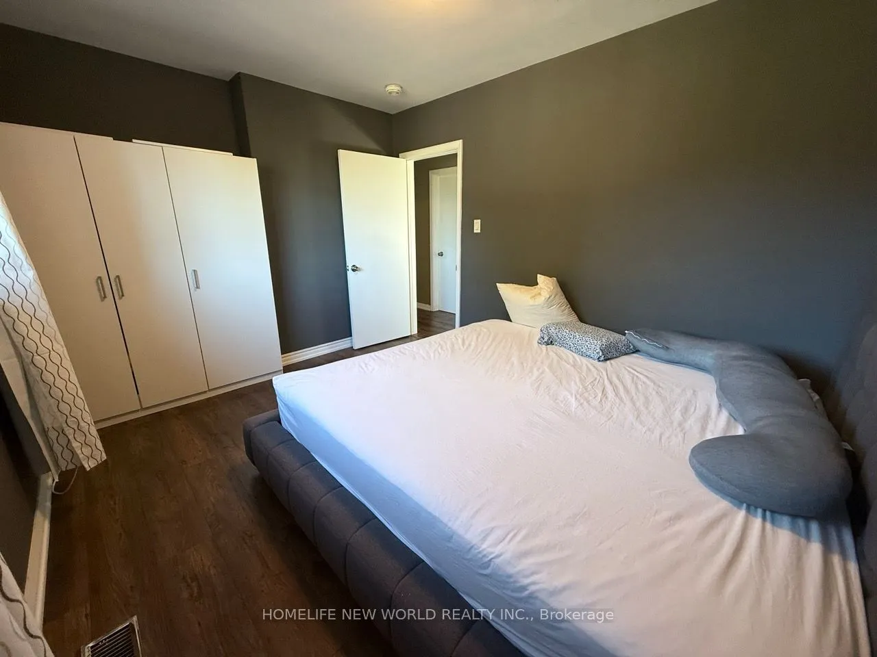 30 Castlegrove Boulevard, #1-Bedroom Facing Backyard