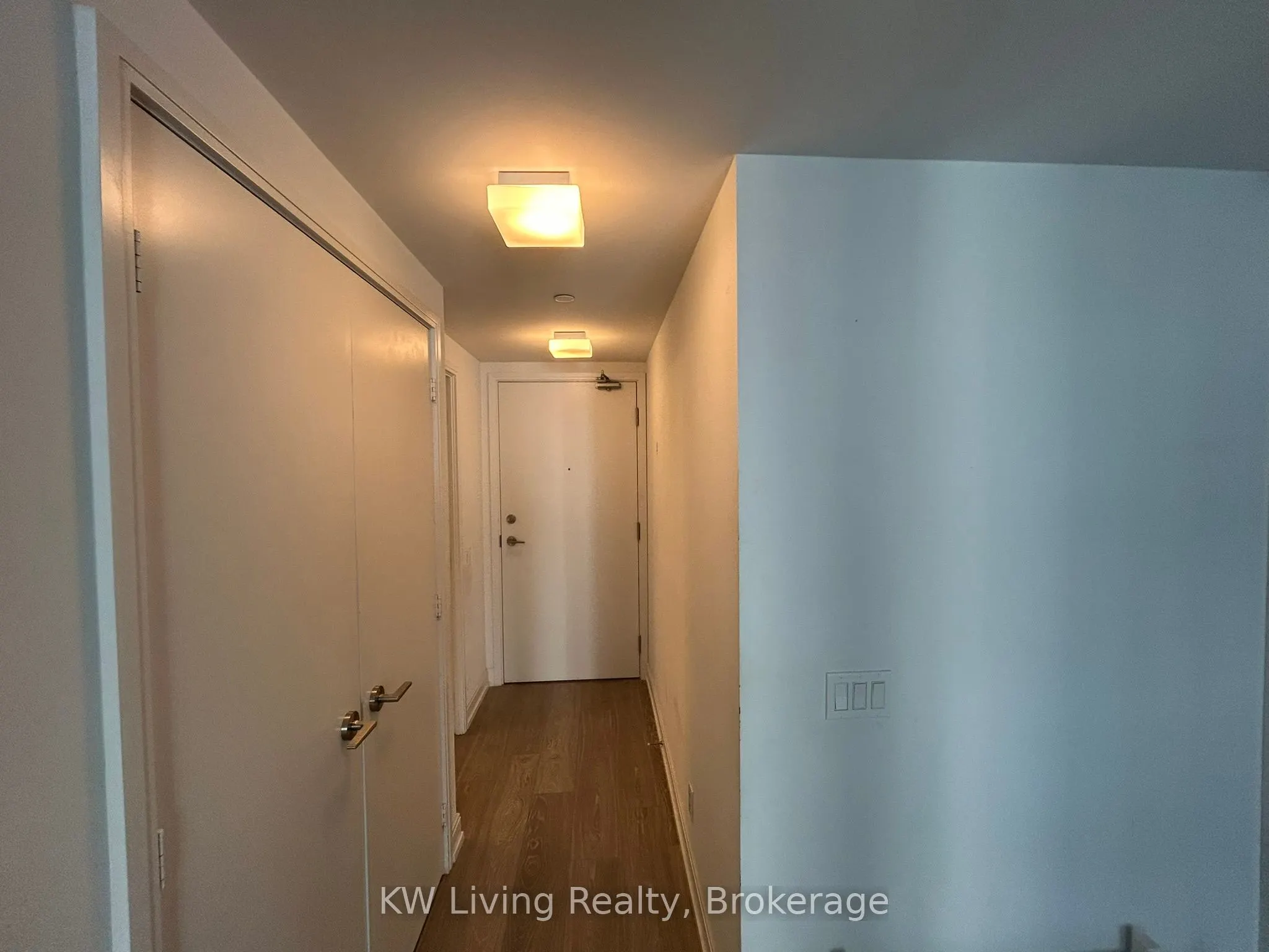 181 Dundas Street E, #1601