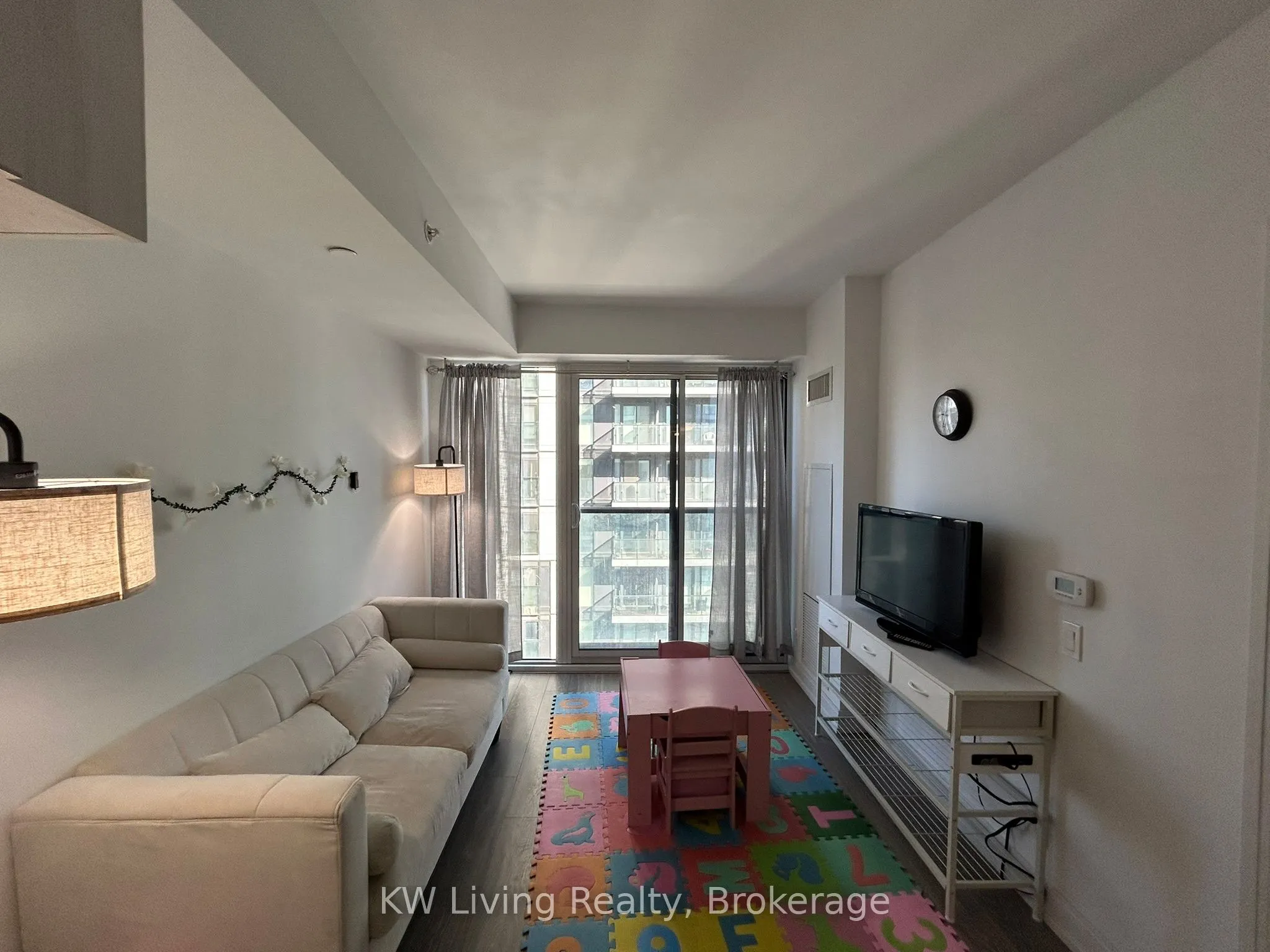 181 Dundas Street E, #1601