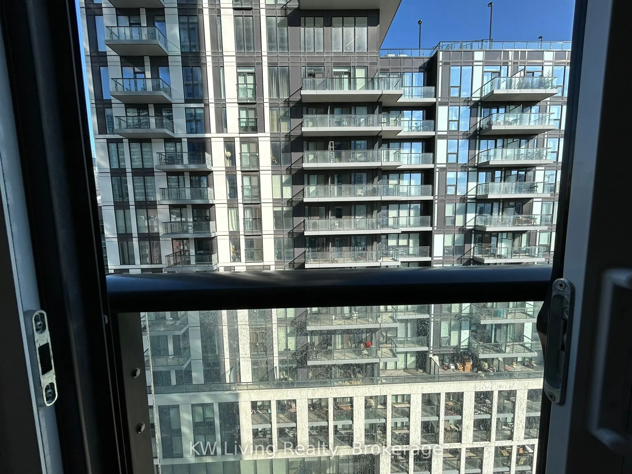 181 Dundas Street E, #1601