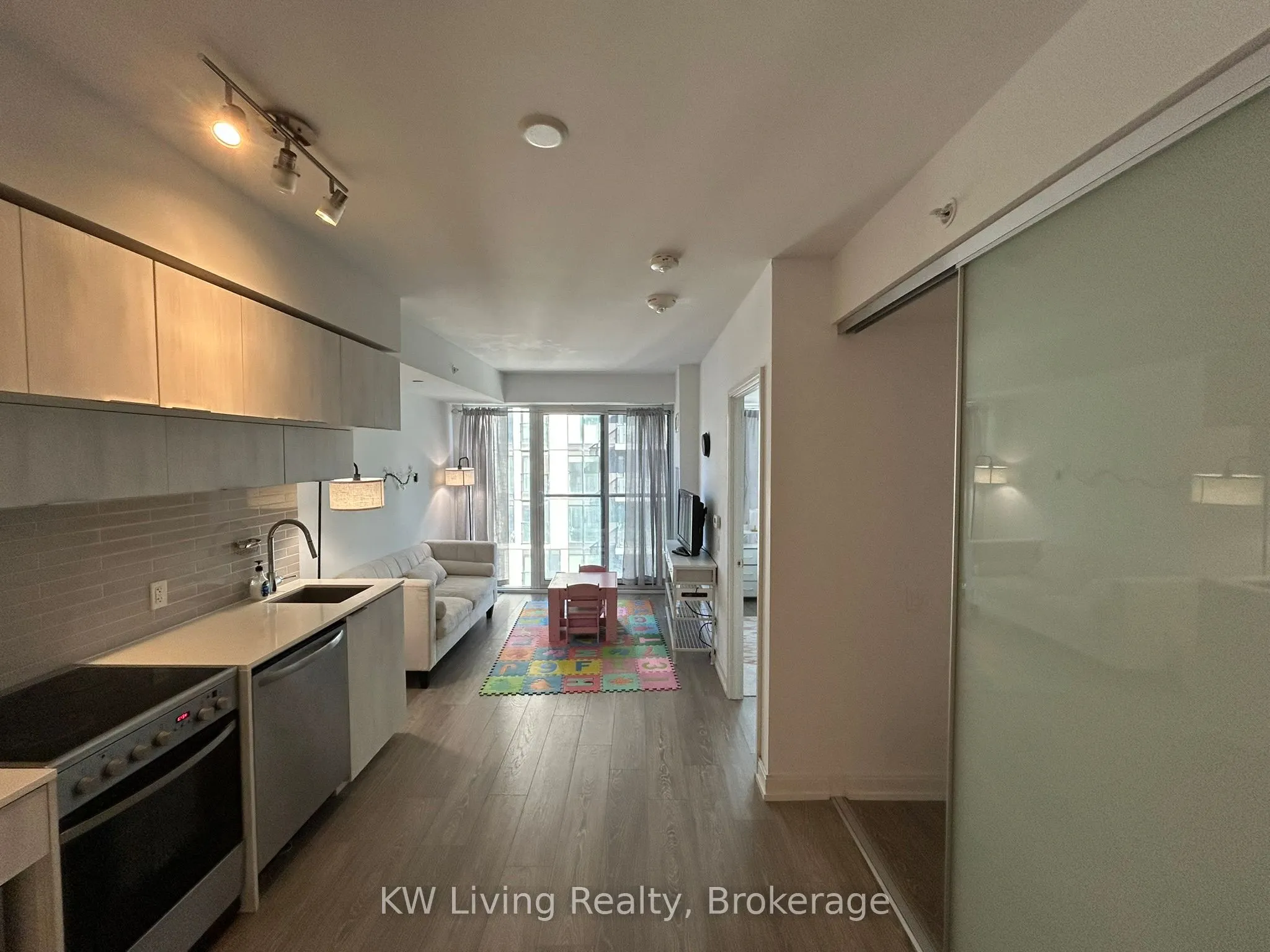 181 Dundas Street E, #1601