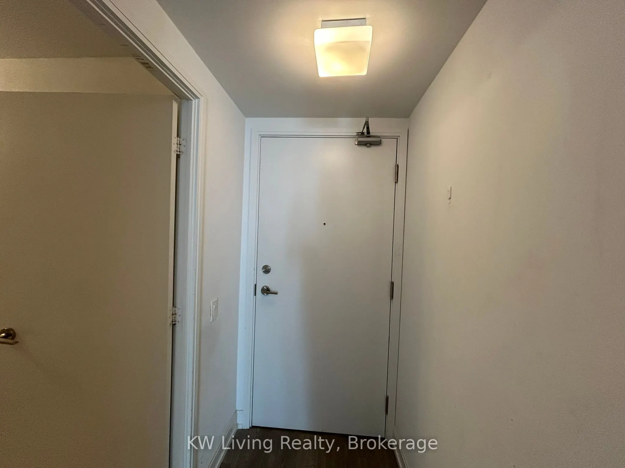 181 Dundas Street E, #1601