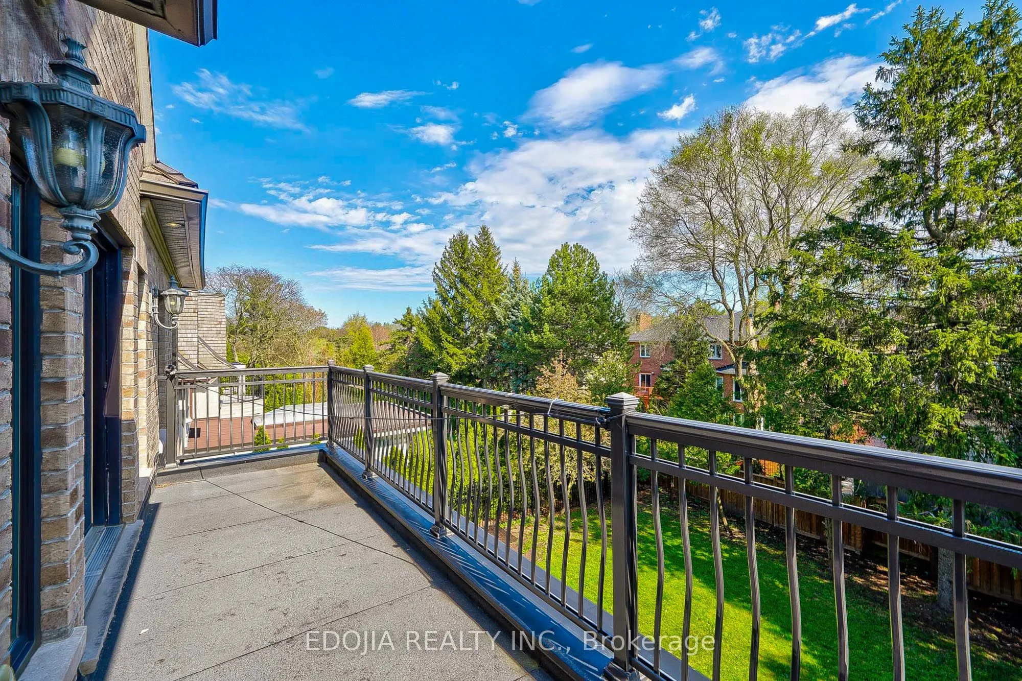 141 Highland Crescent