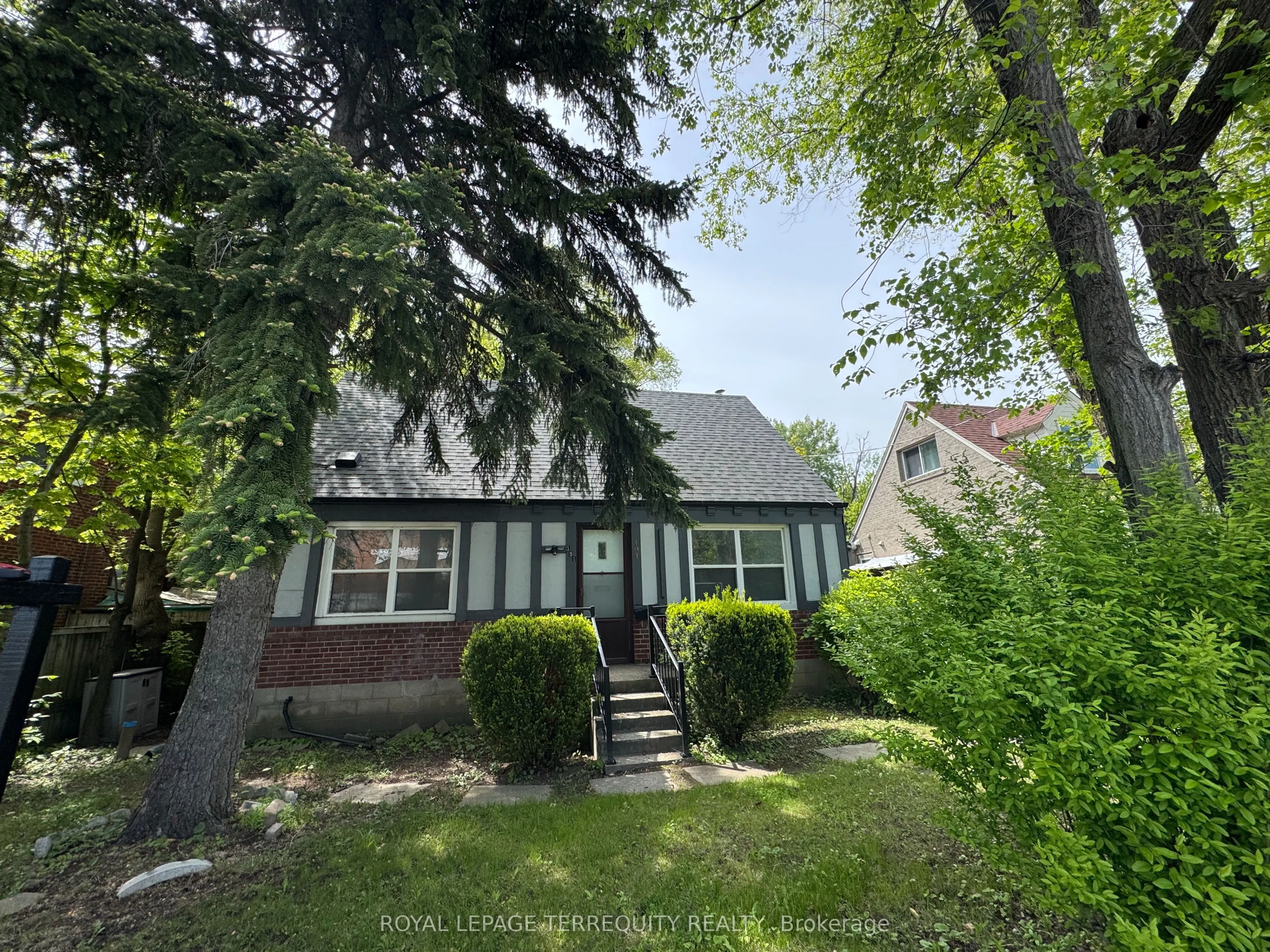 191 Finch Avenue W