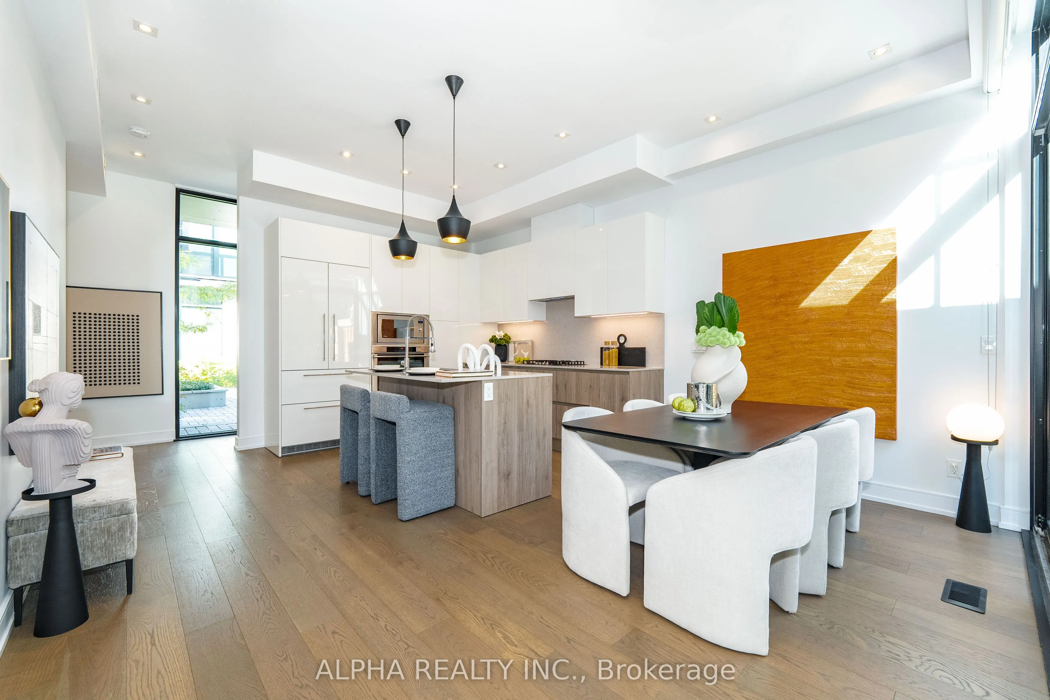 123A Roselawn Avenue