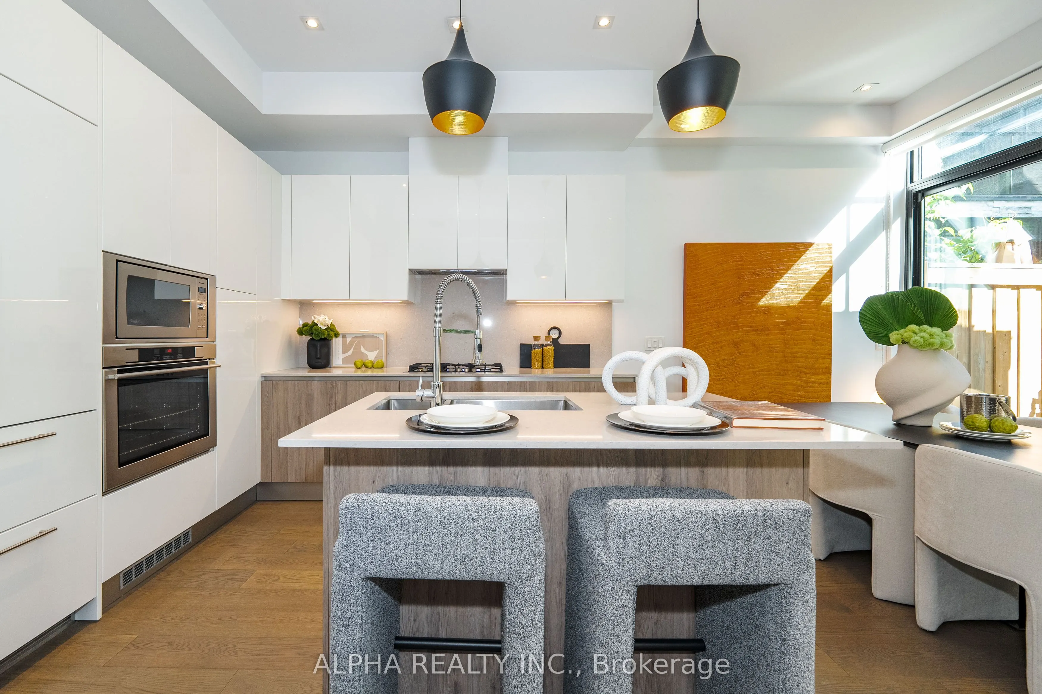 123A Roselawn Avenue