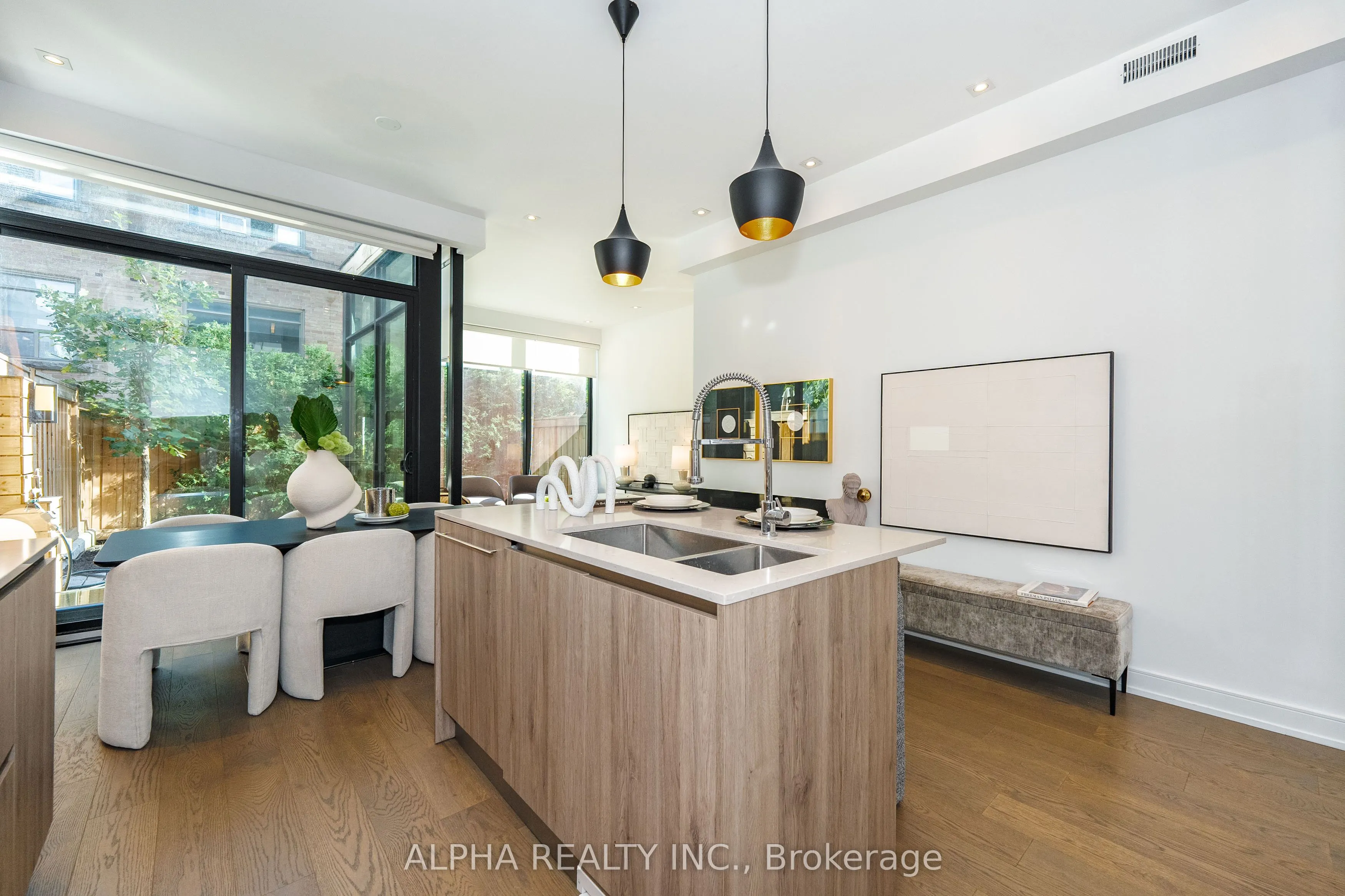 123A Roselawn Avenue