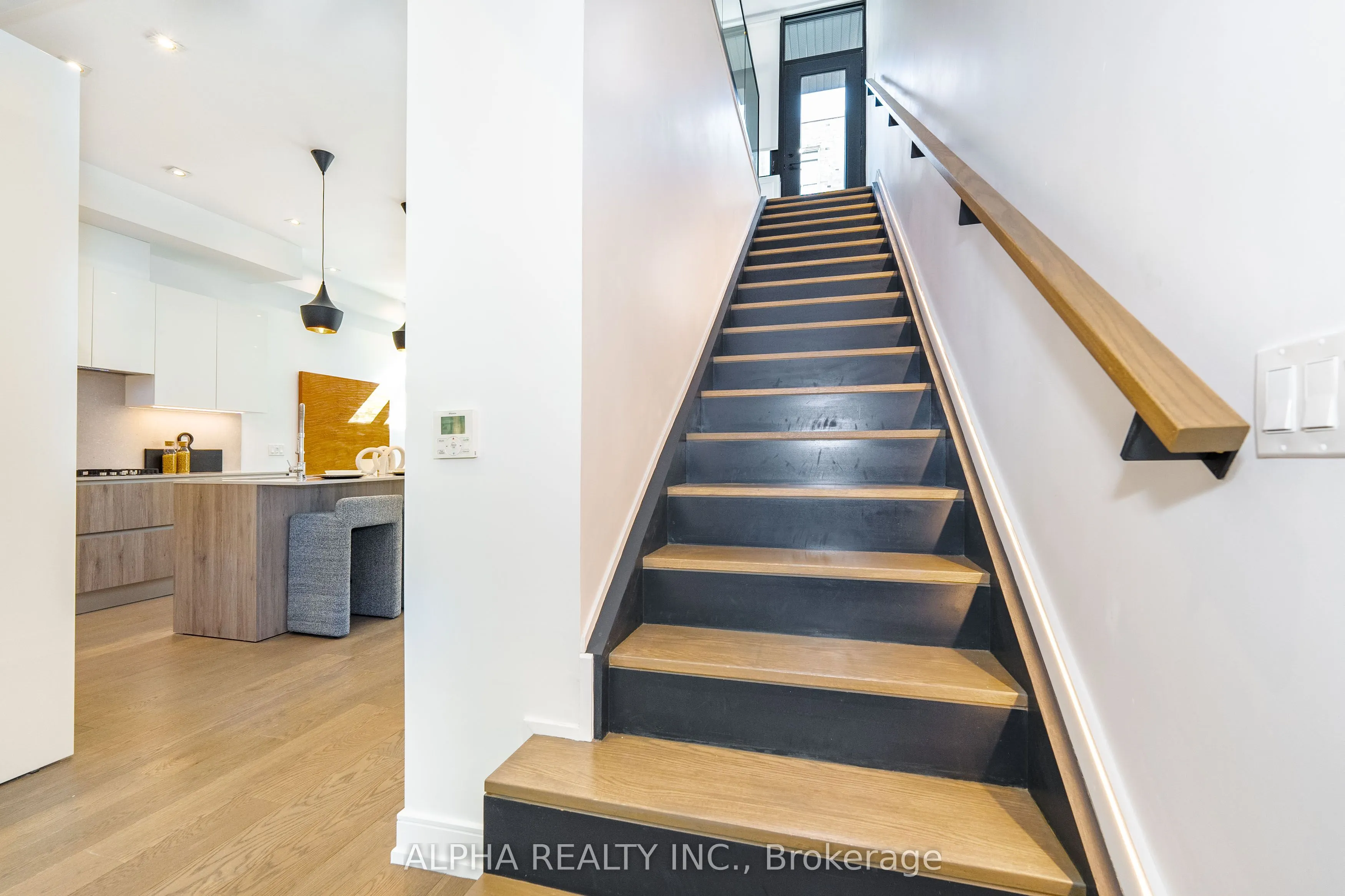 123A Roselawn Avenue