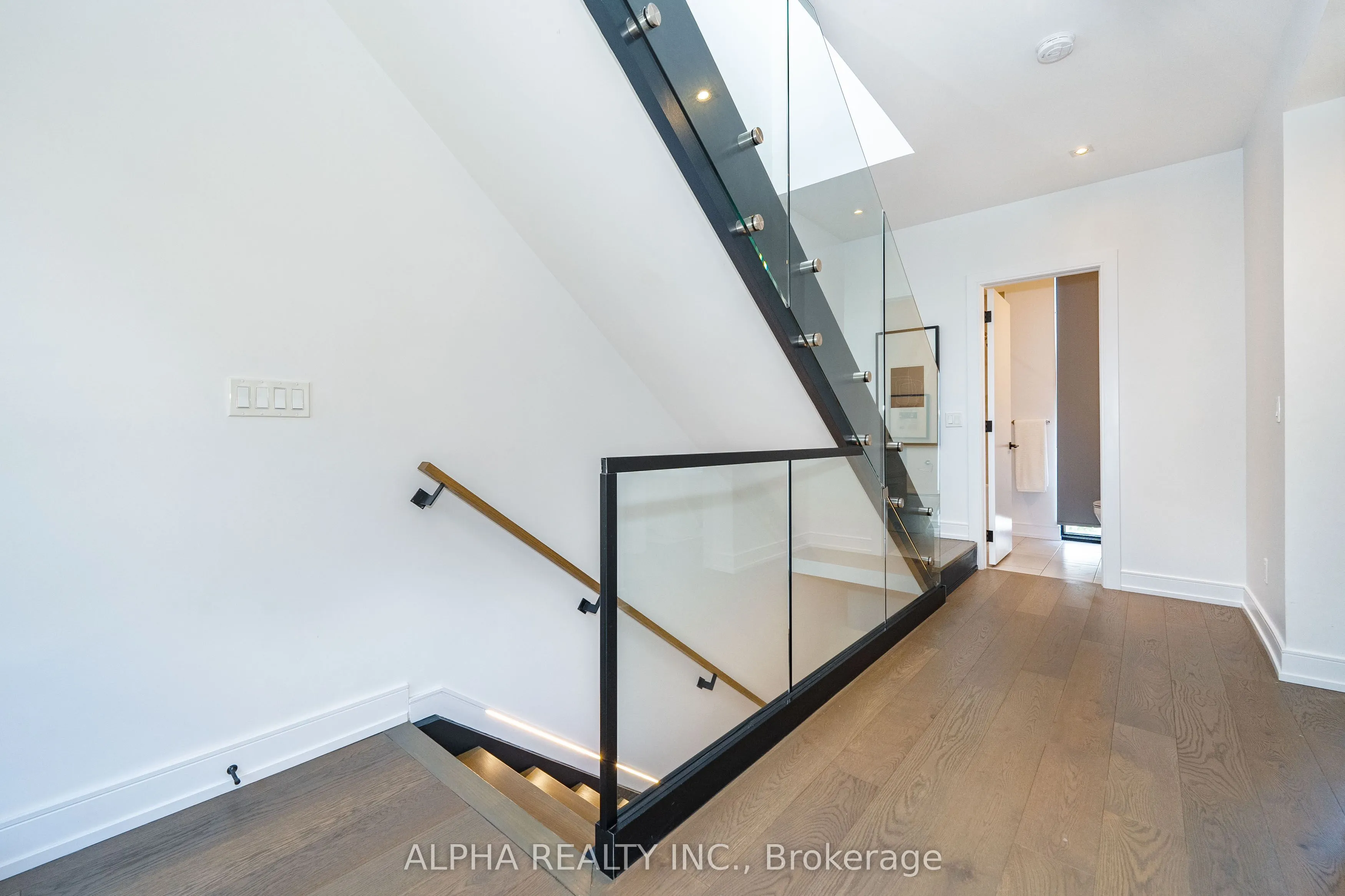 123A Roselawn Avenue