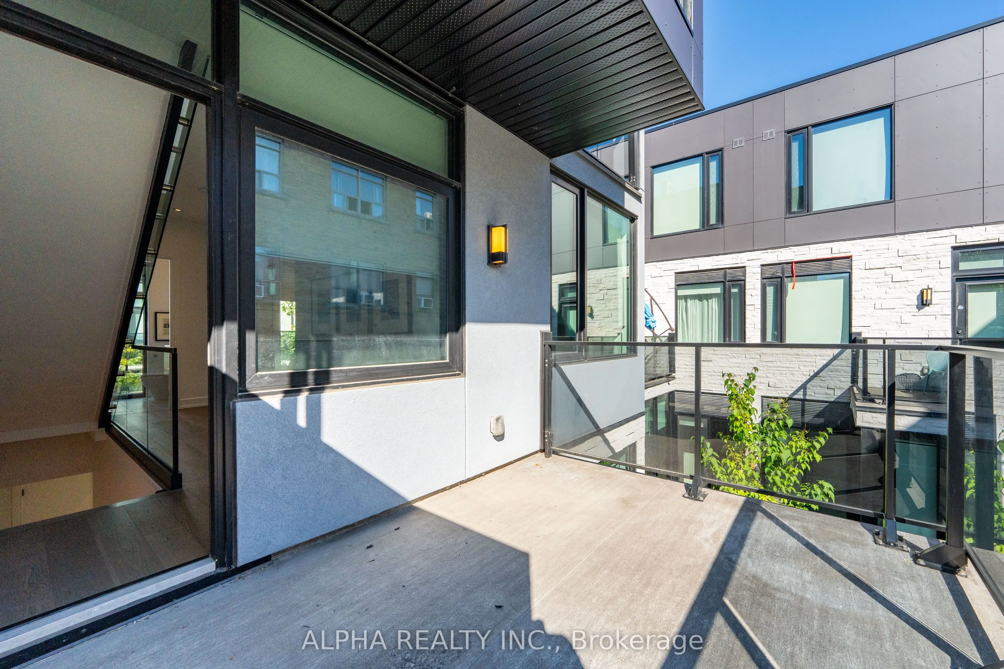 123A Roselawn Avenue