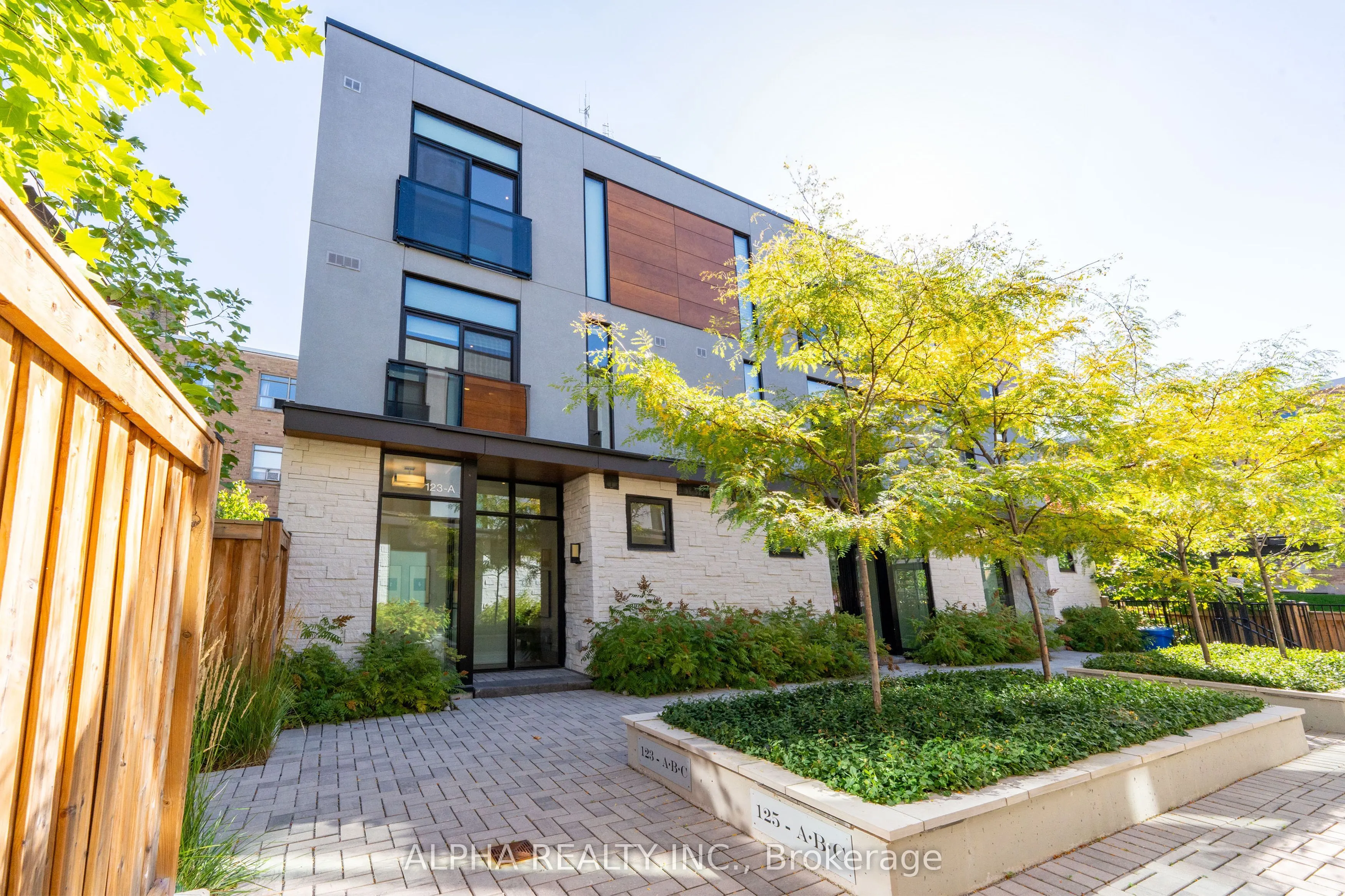 123A Roselawn Avenue