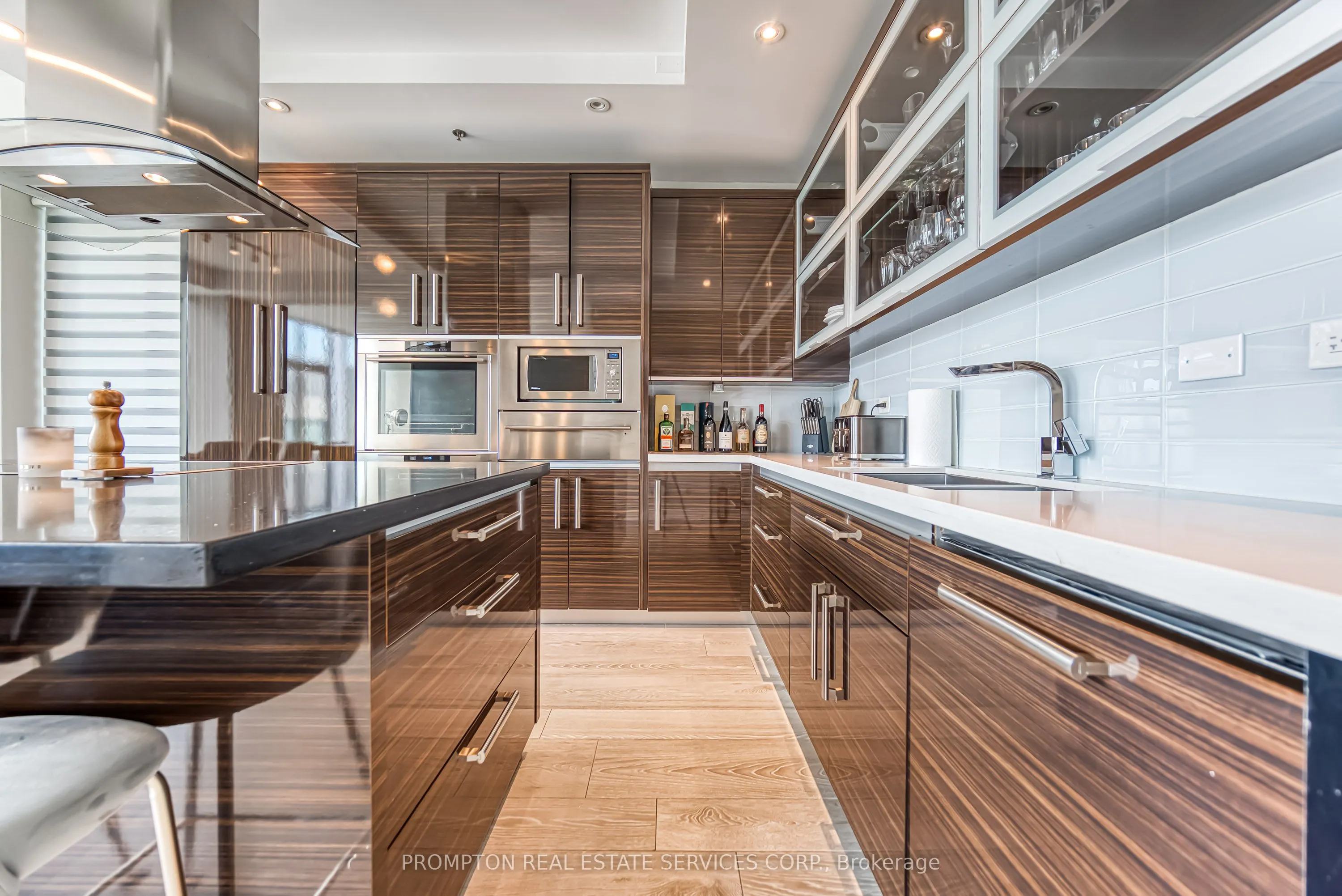 220 George Street, #1105
