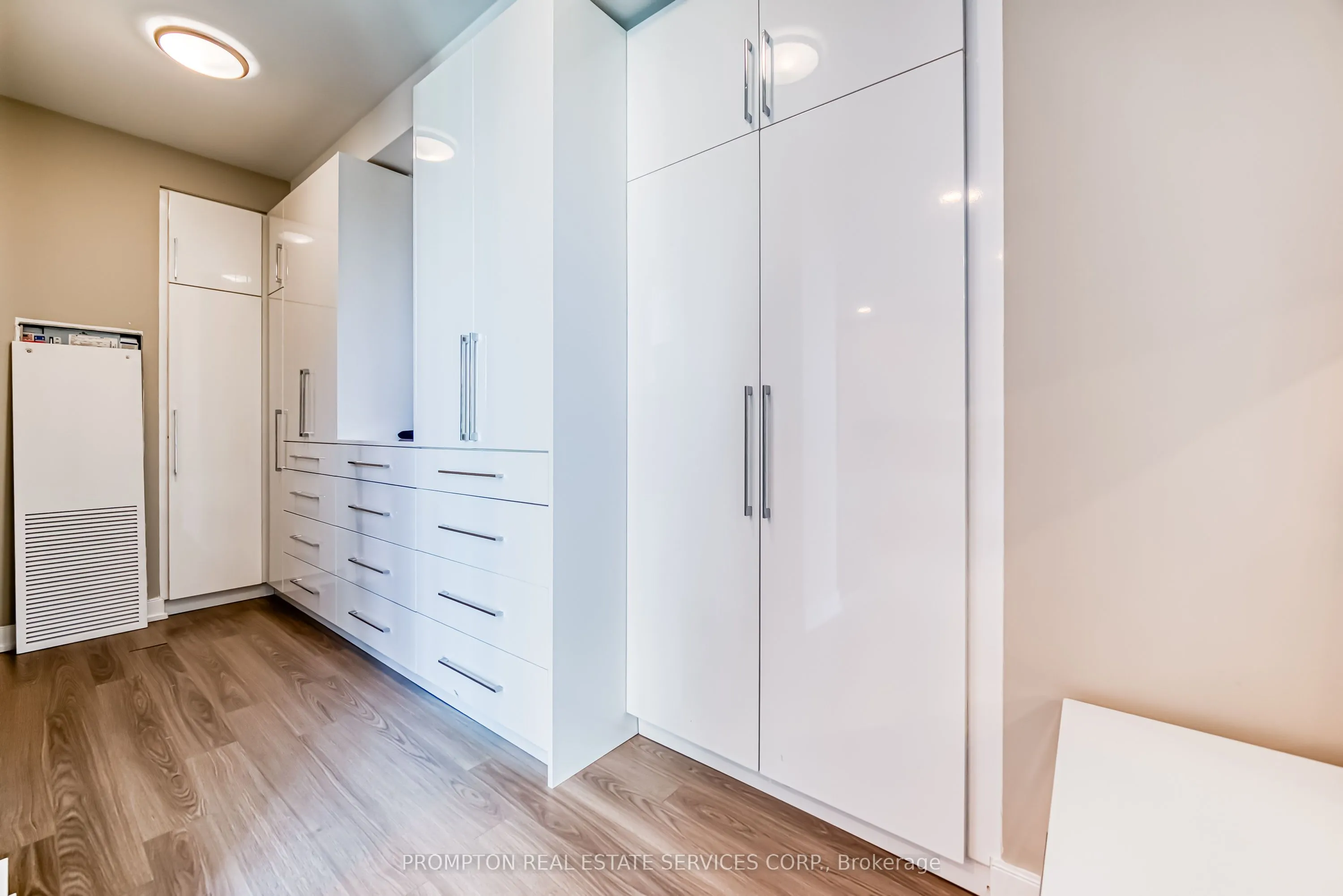 220 George Street, #1105