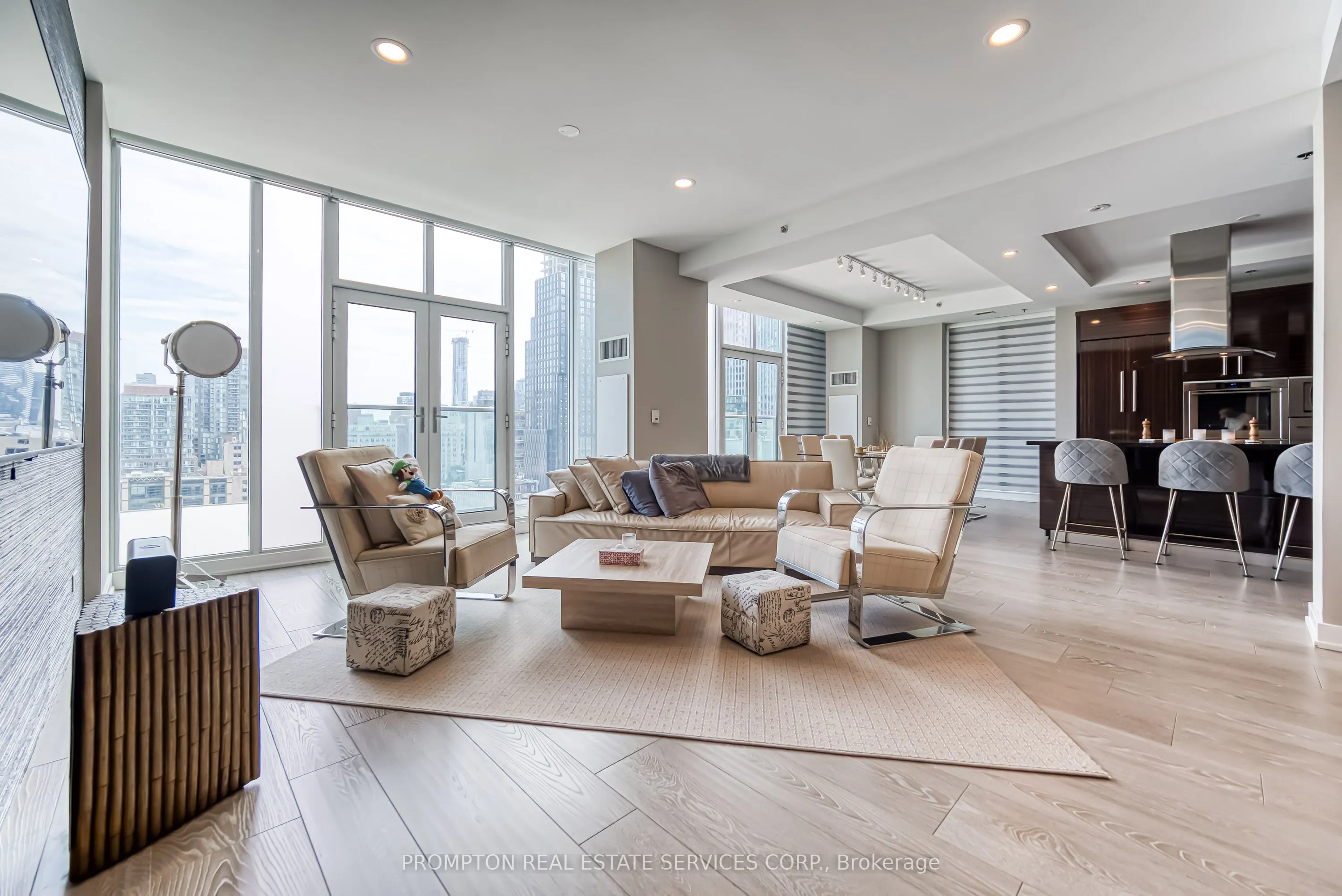 220 George Street, #1105