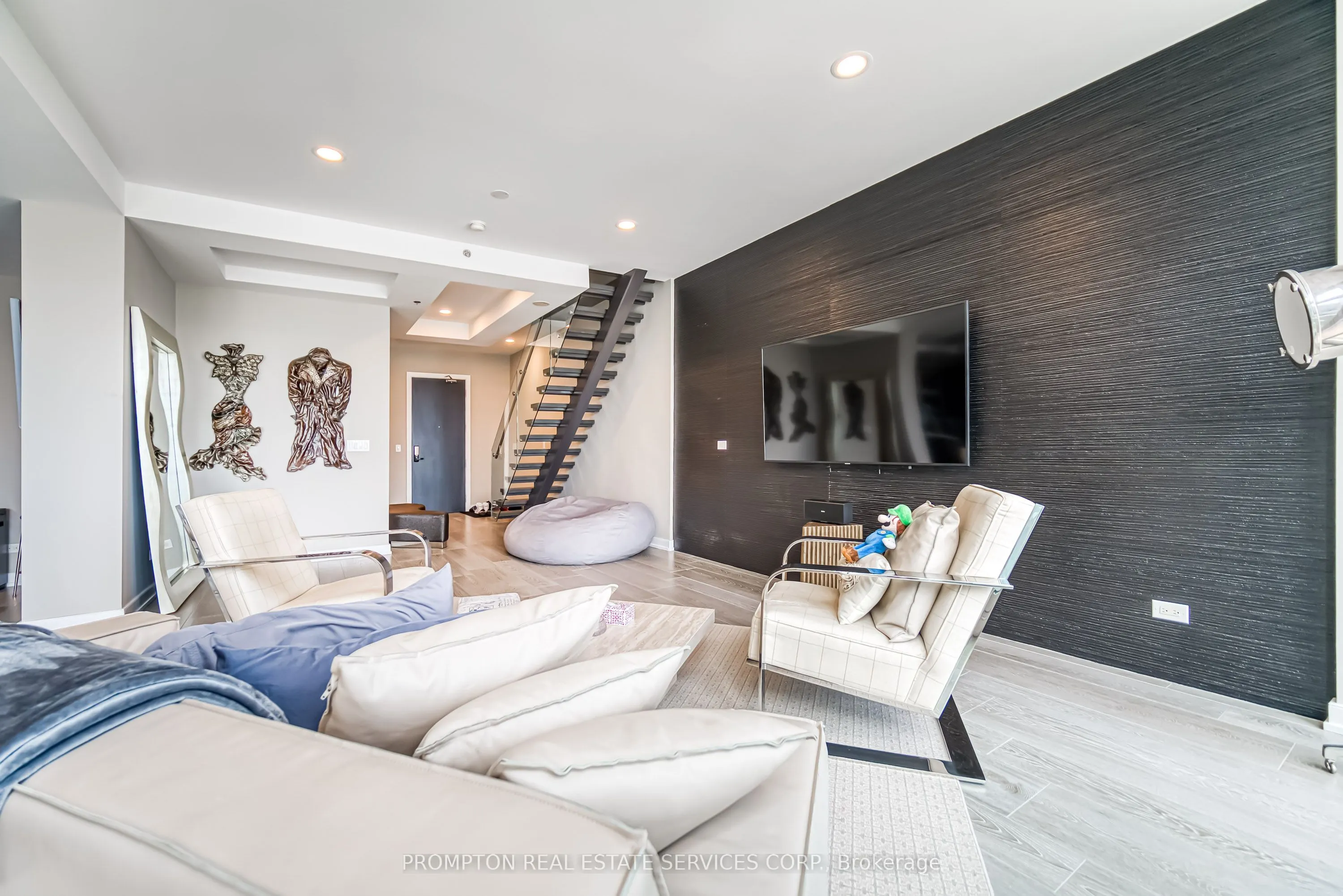 220 George Street, #1105