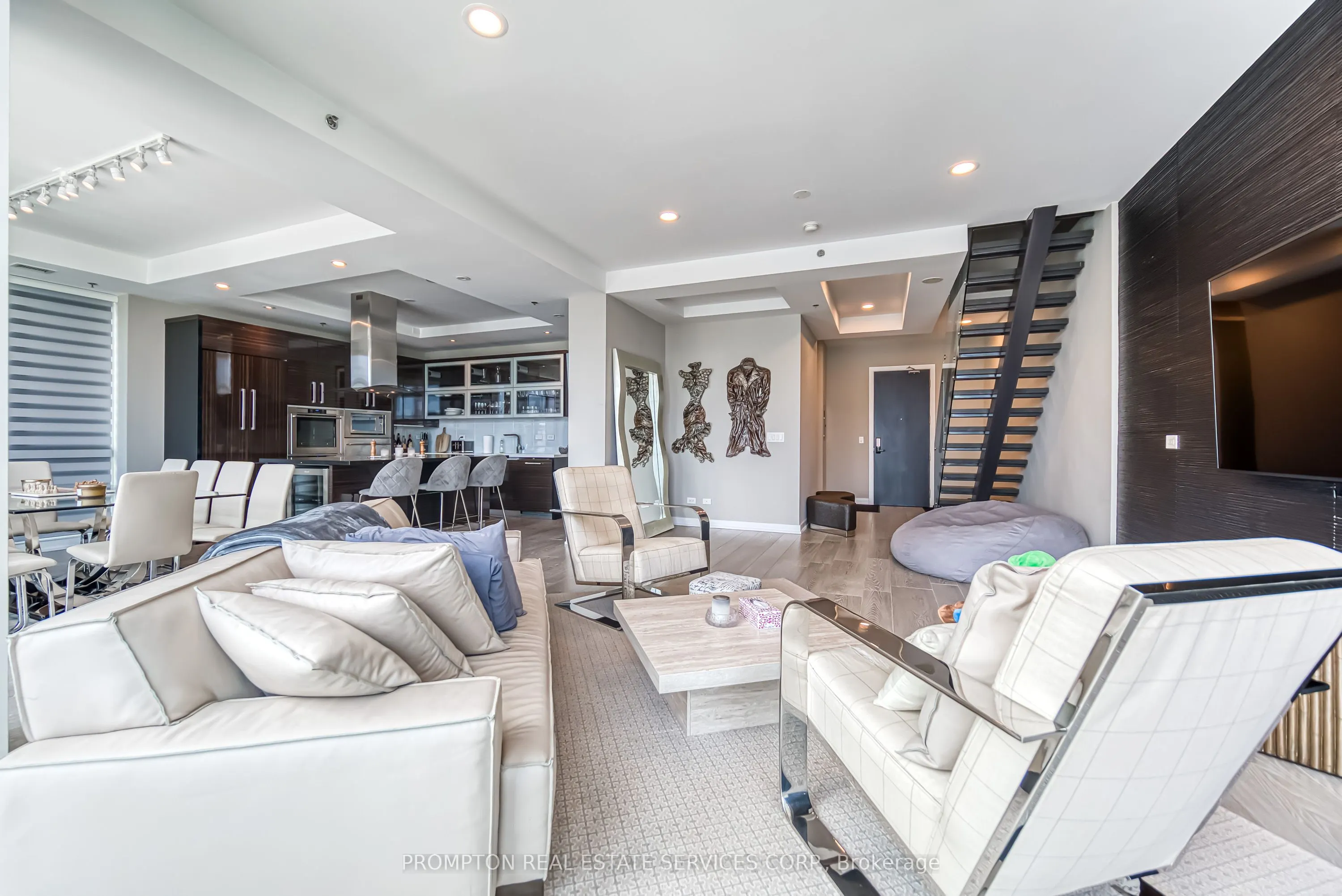 220 George Street, #1105