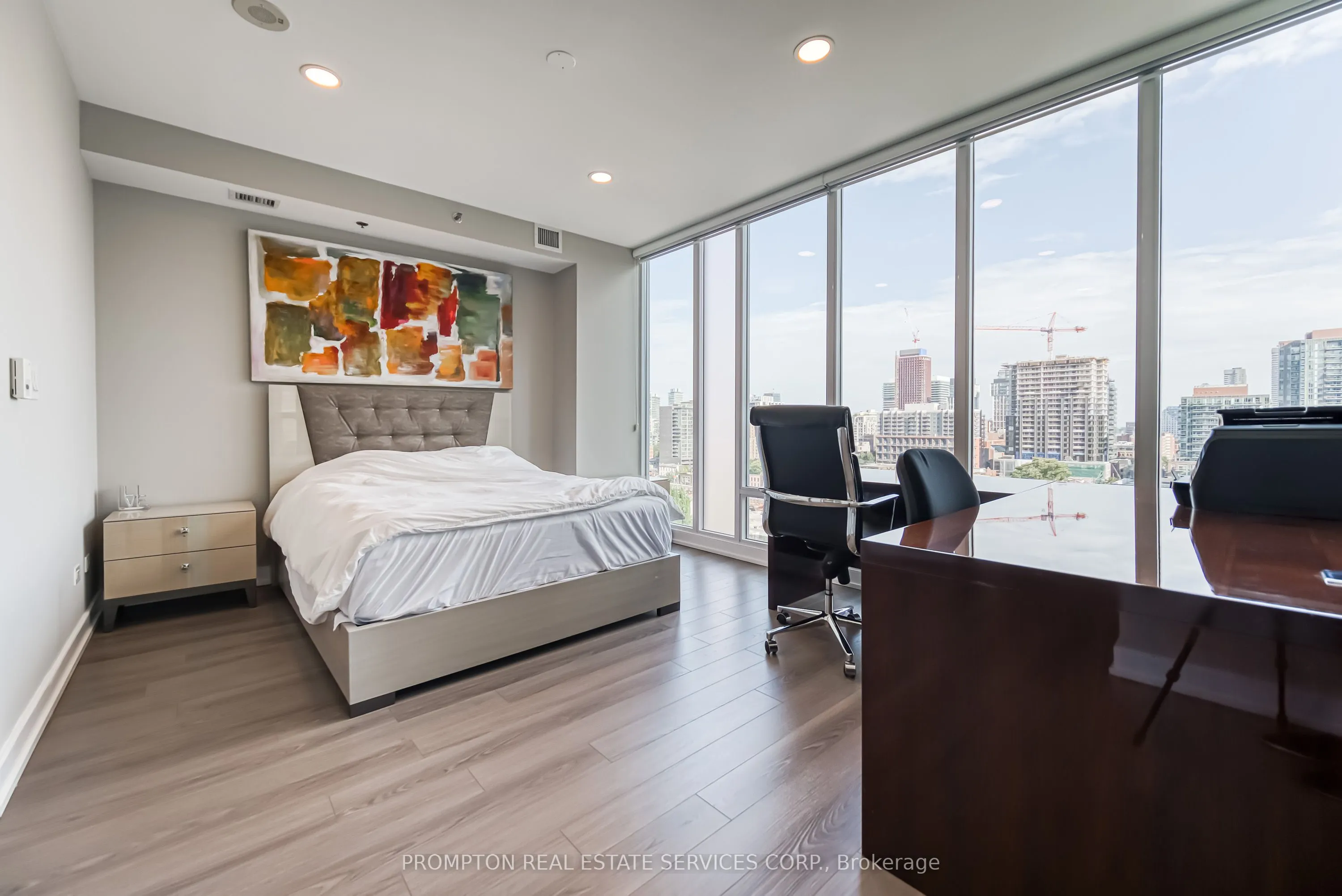 220 George Street, #1105