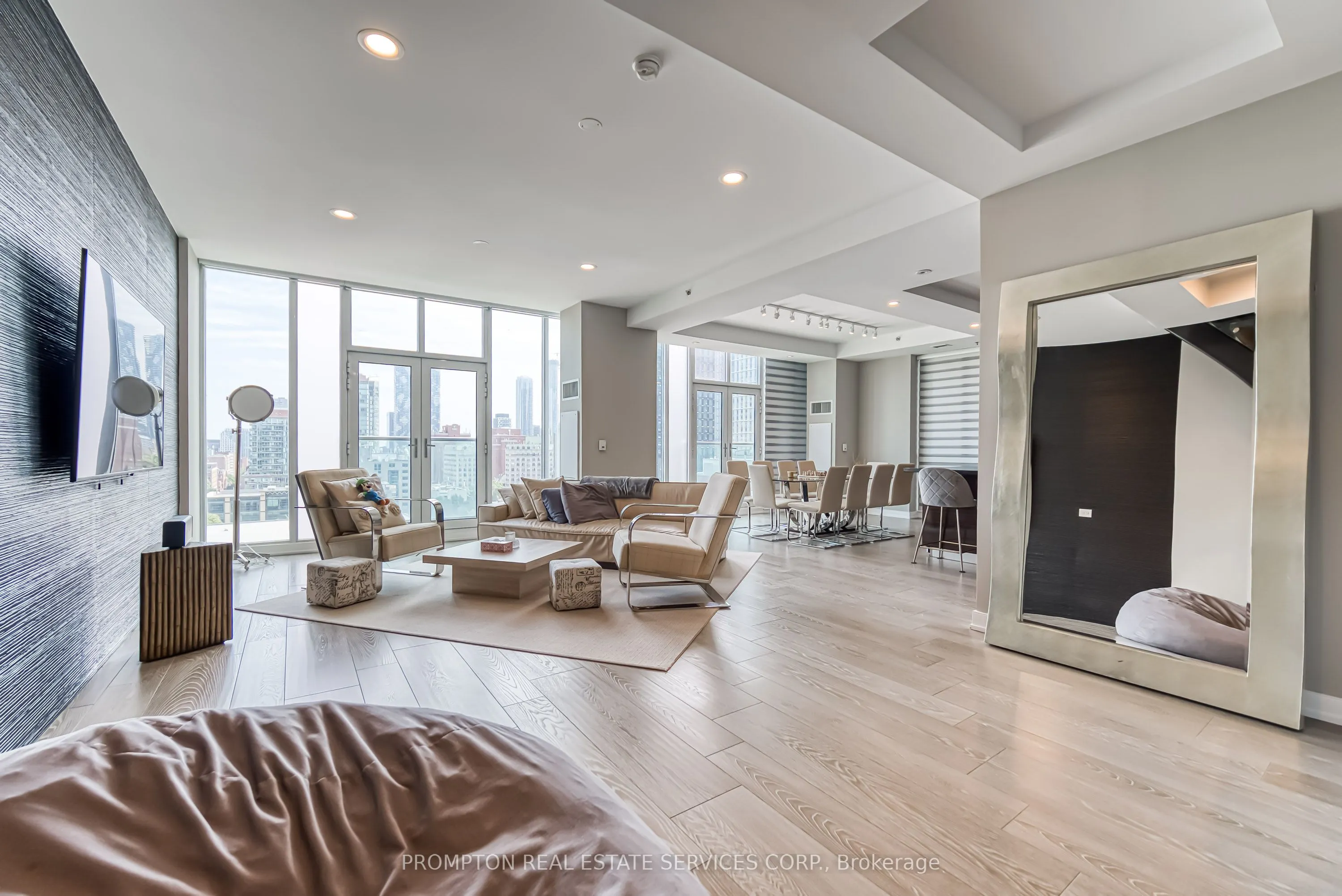 220 George Street, #1105