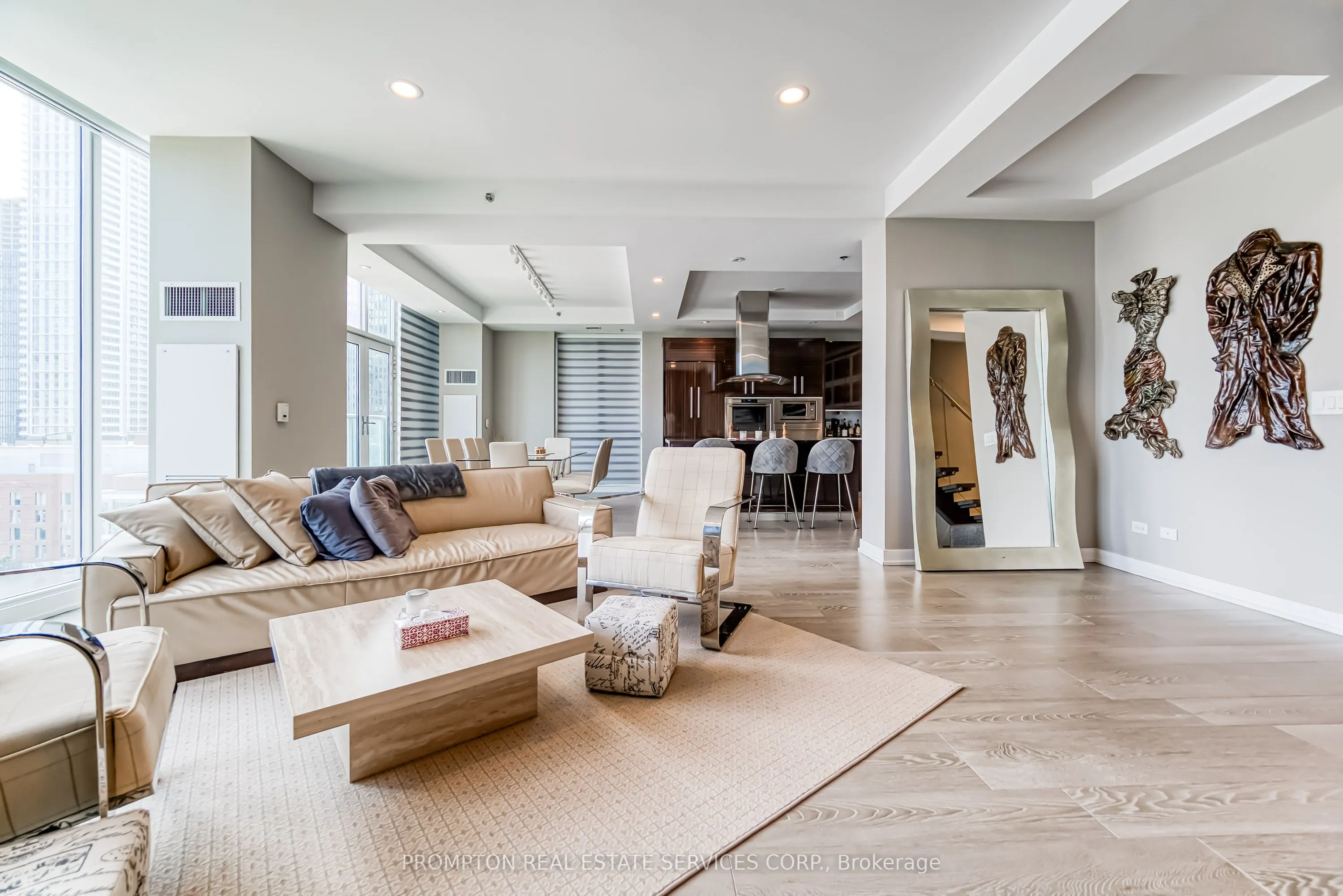 220 George Street, #1105