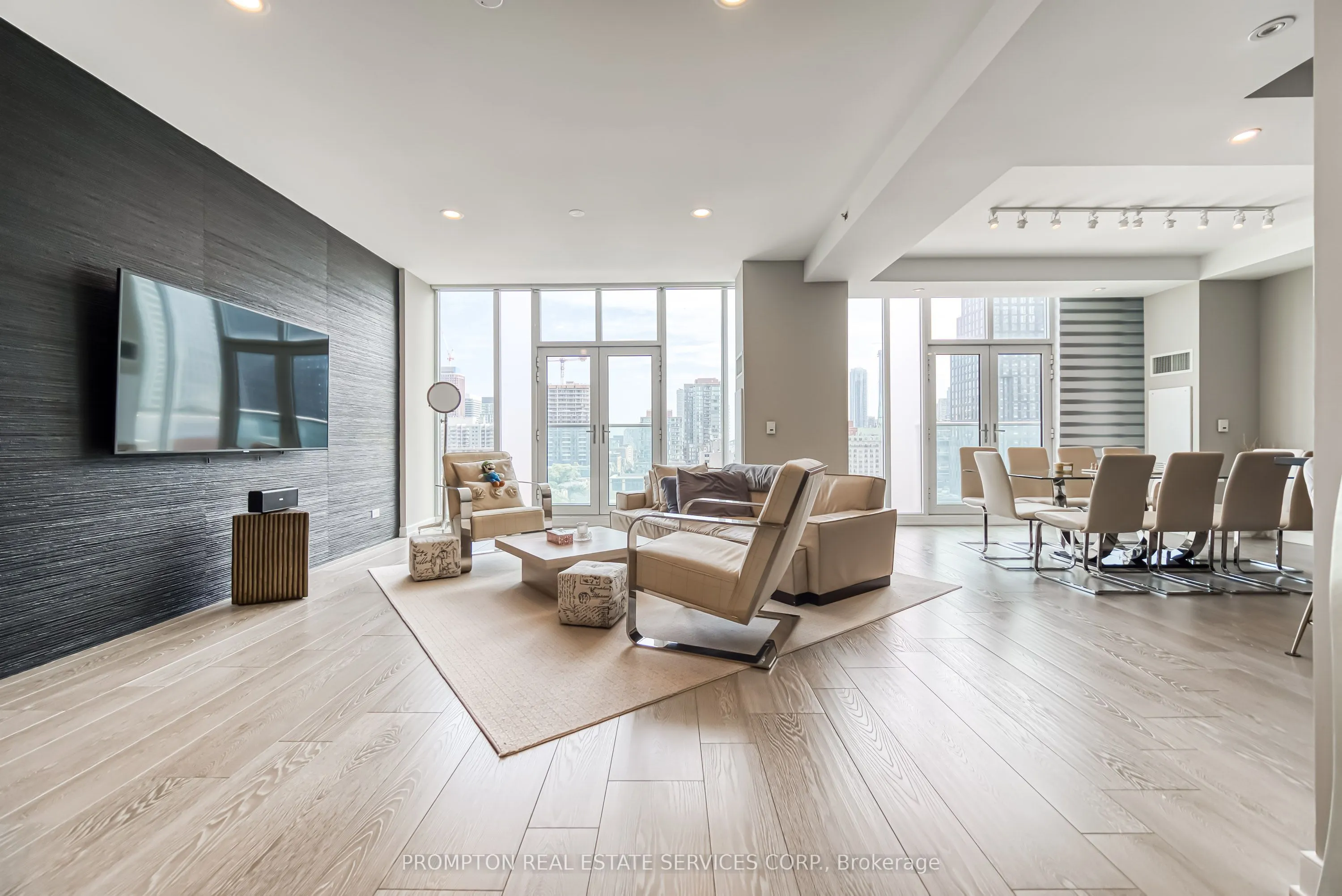 220 George Street, #1105