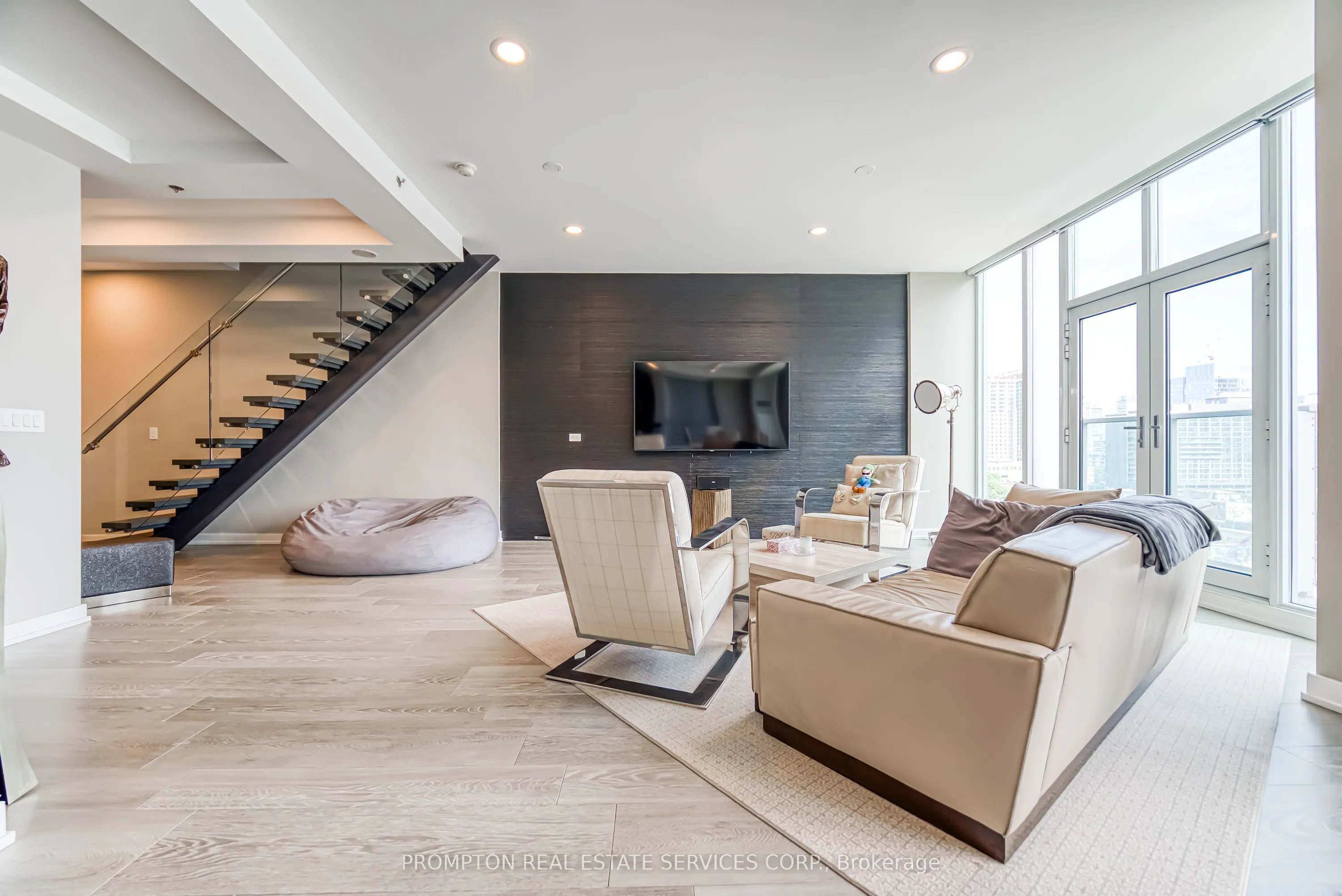 220 George Street, #1105