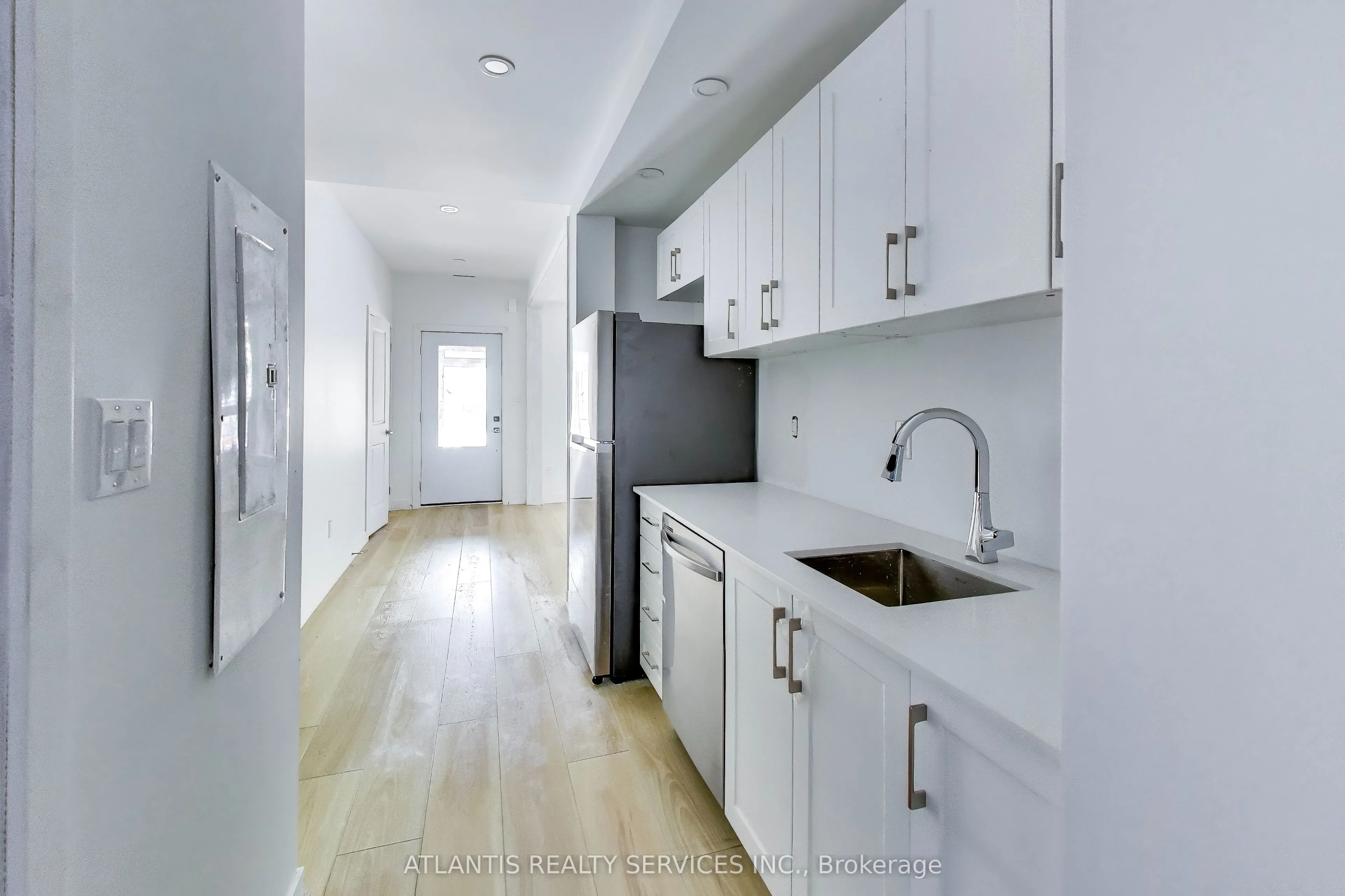 681 Dovercourt Road, #1