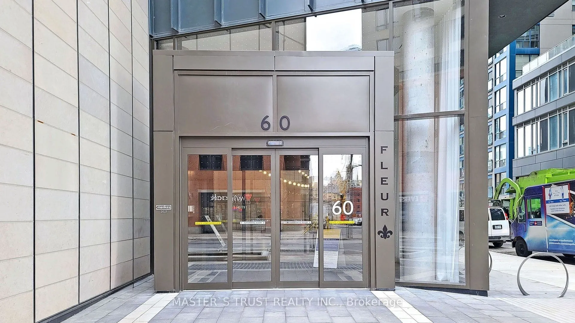 60 shuter Street, #218