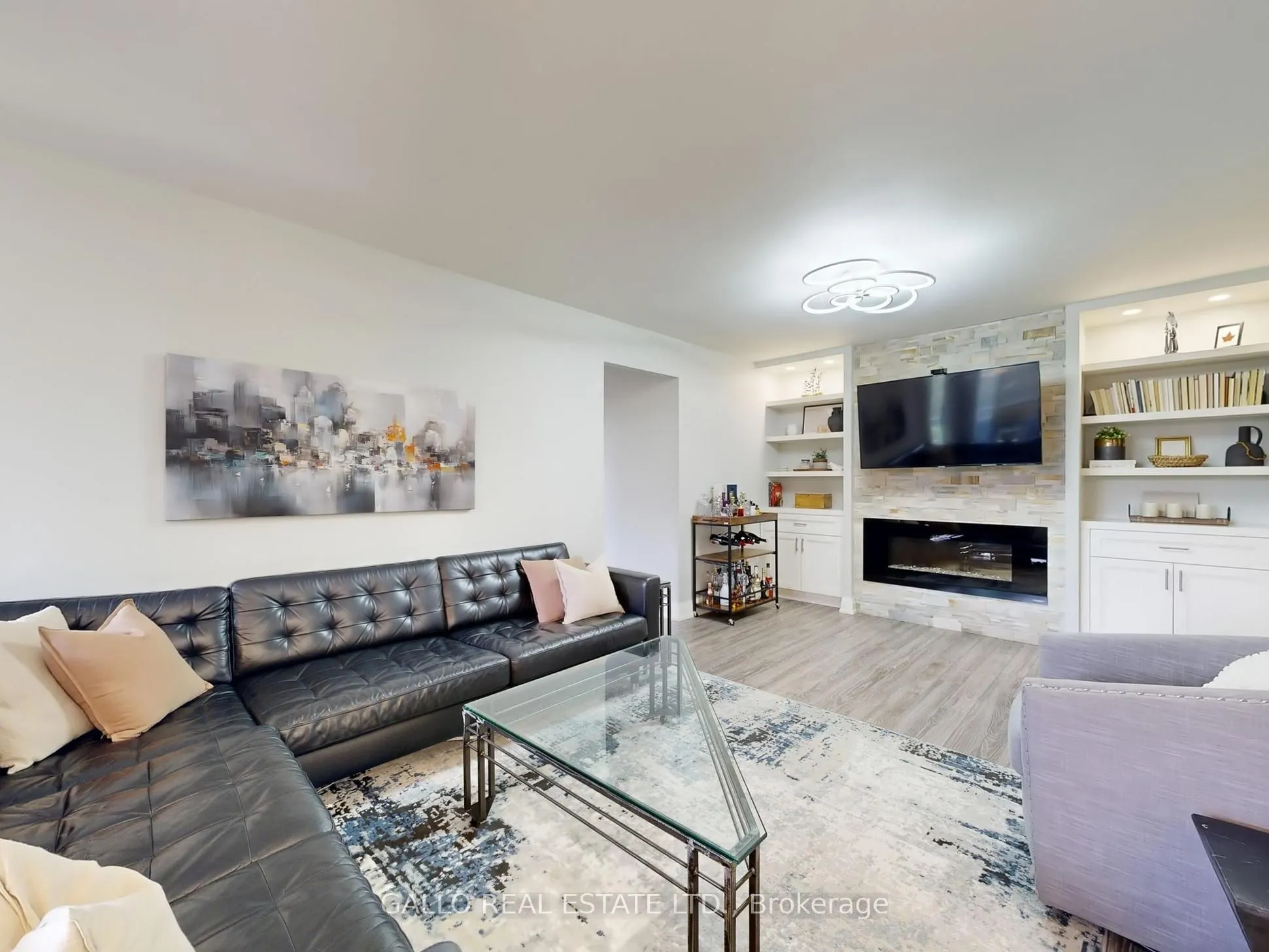 75 Graydon Hall Drive, #404