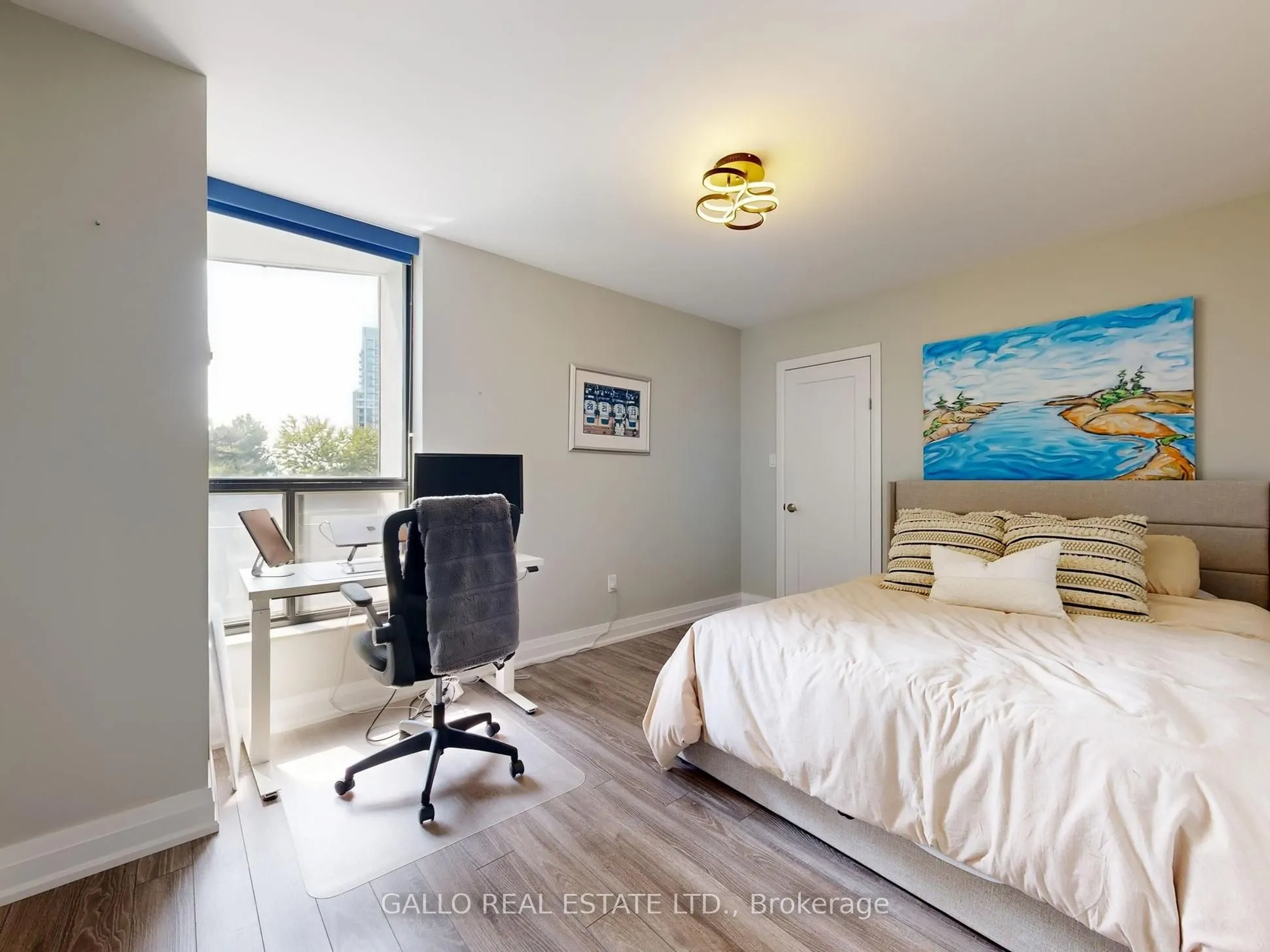 75 Graydon Hall Drive, #404