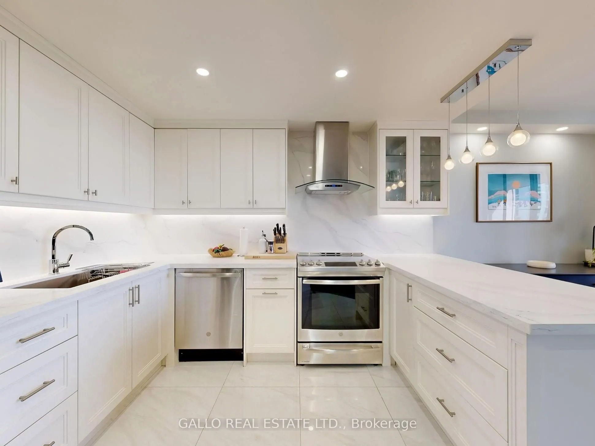 75 Graydon Hall Drive, #404
