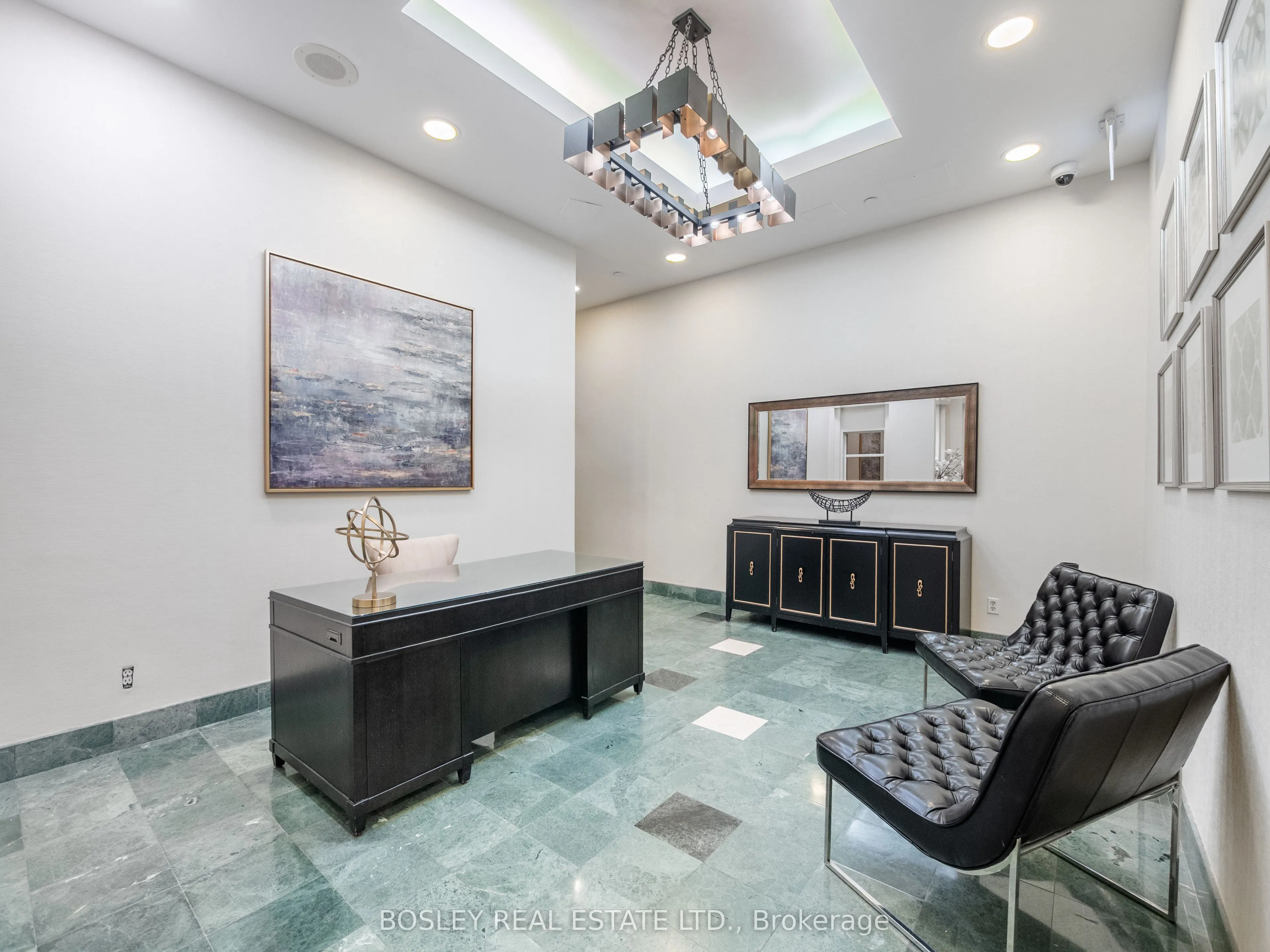 409 Bloor Street E, #903