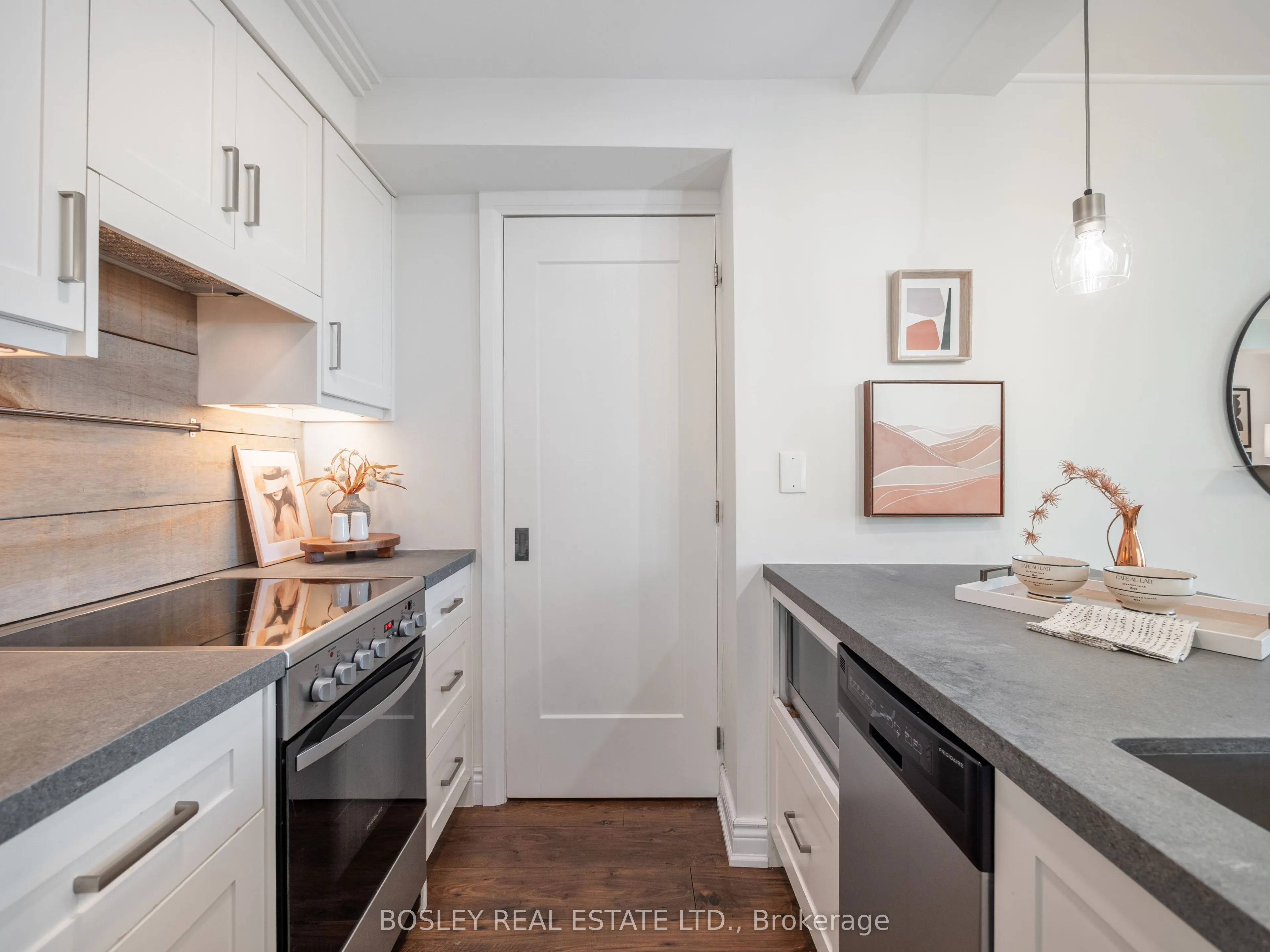 409 Bloor Street E, #903