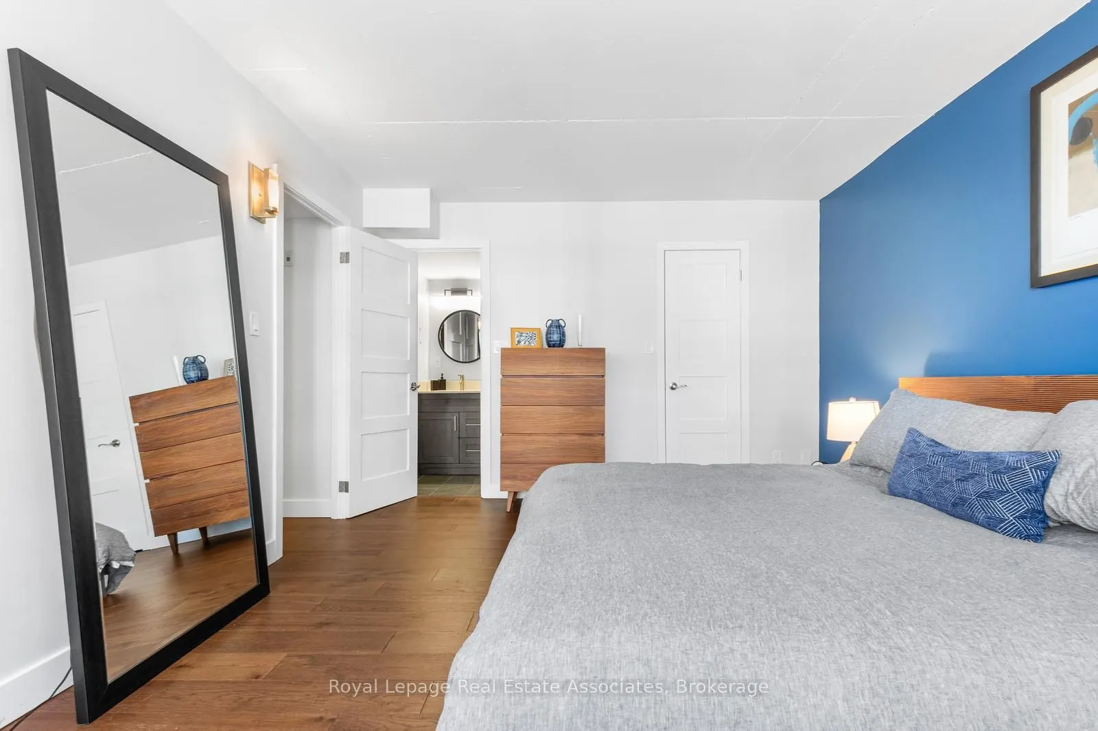 1029 King Street W, #826