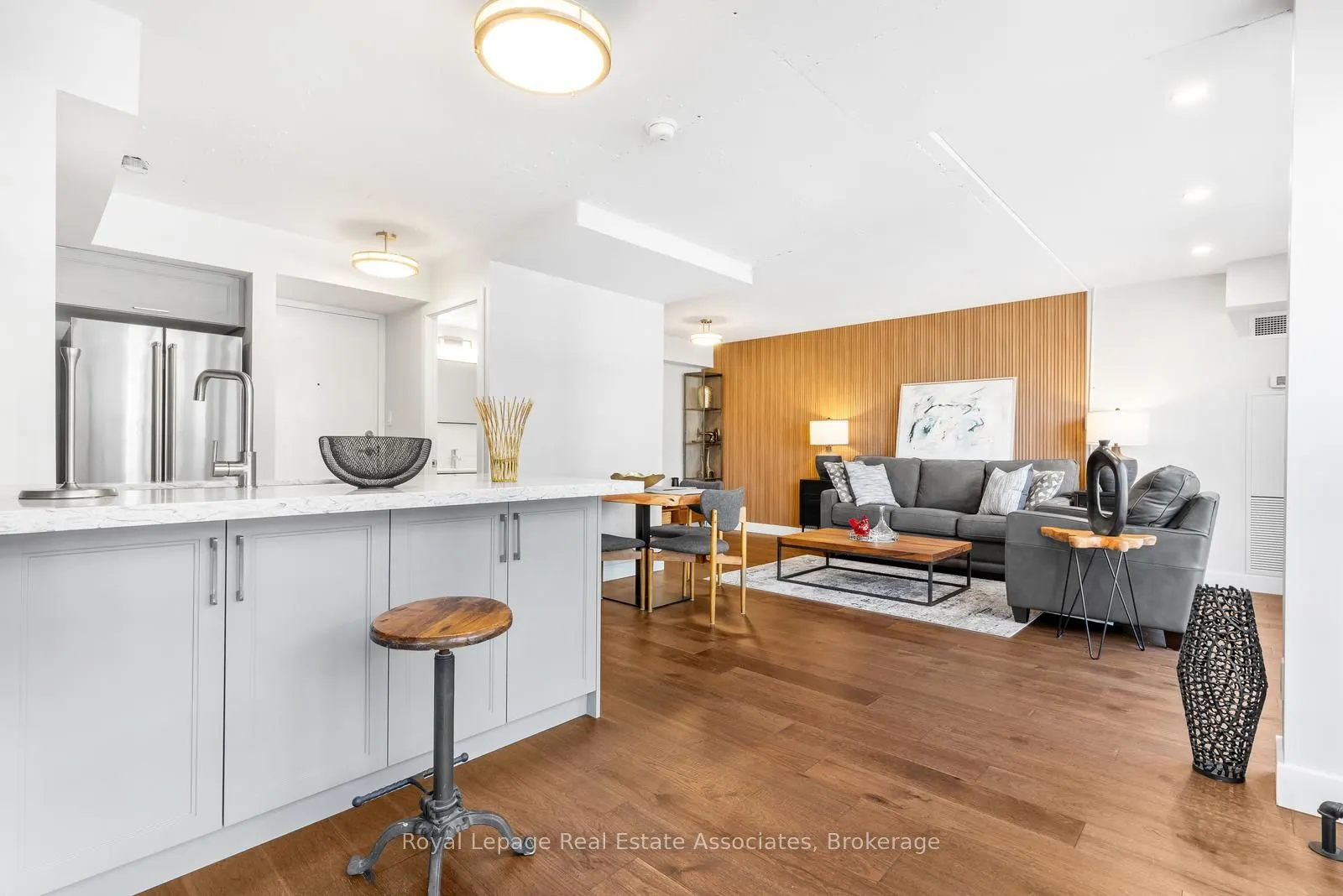 1029 King Street W, #826