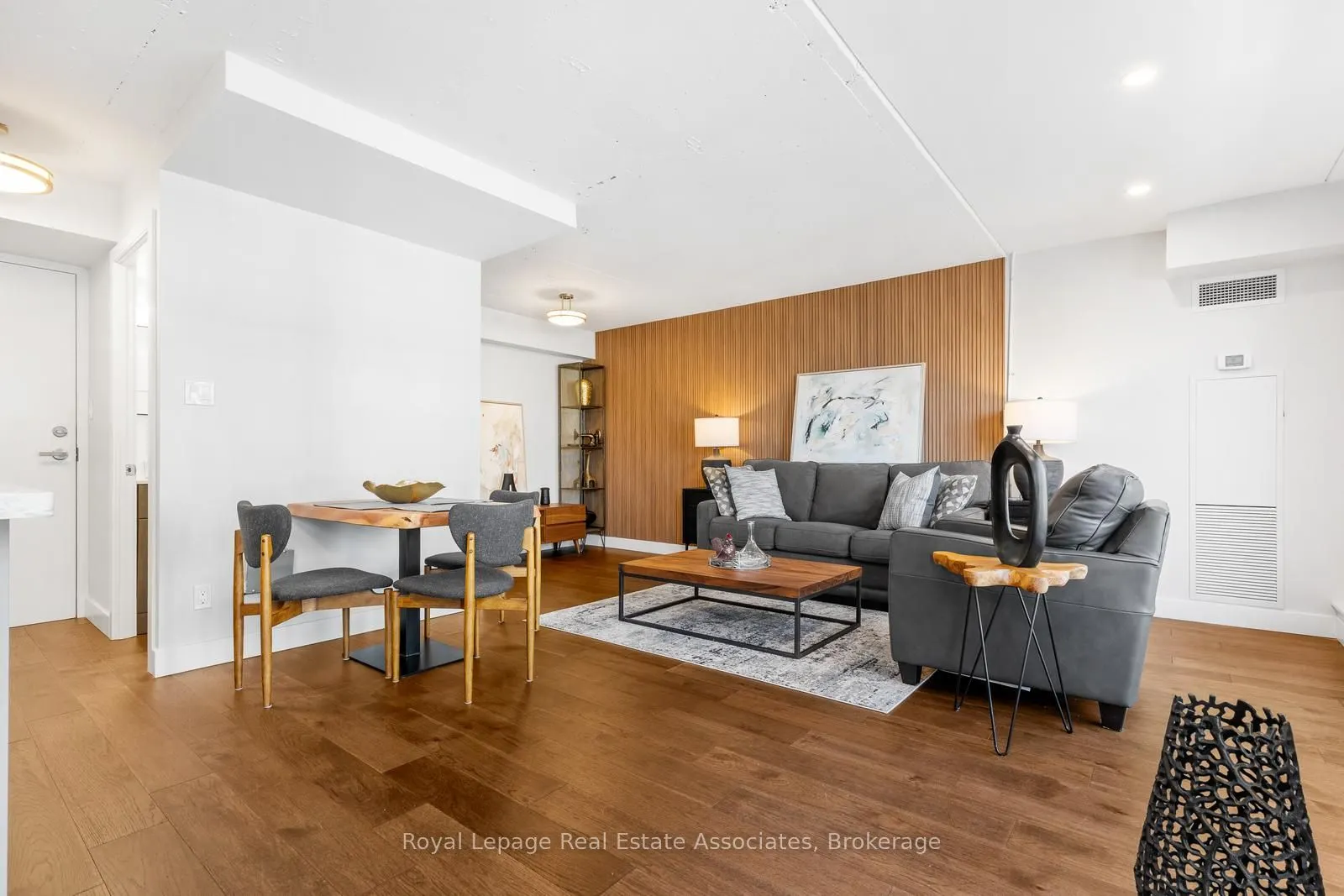 1029 King Street W, #826