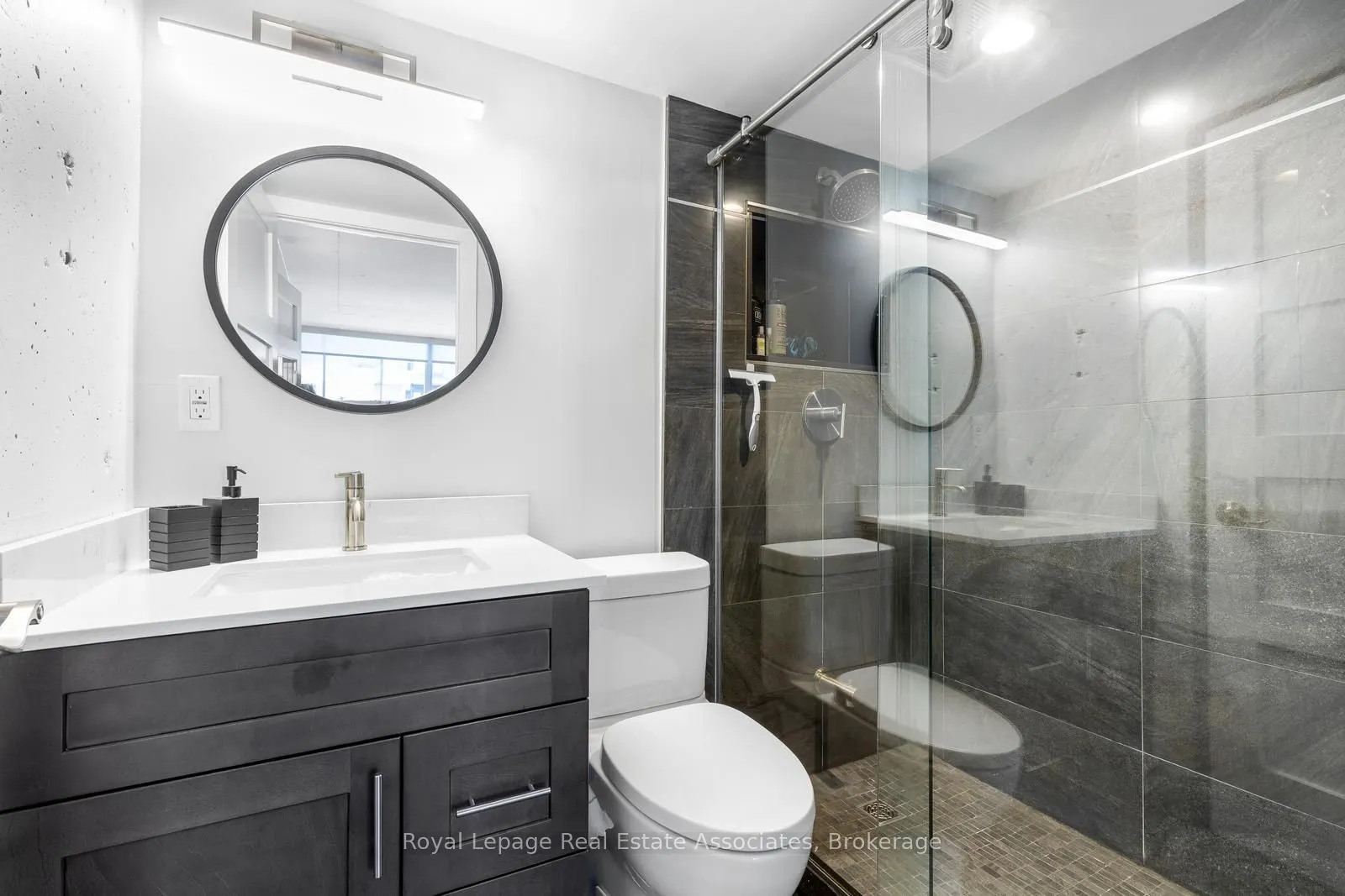 1029 King Street W, #826