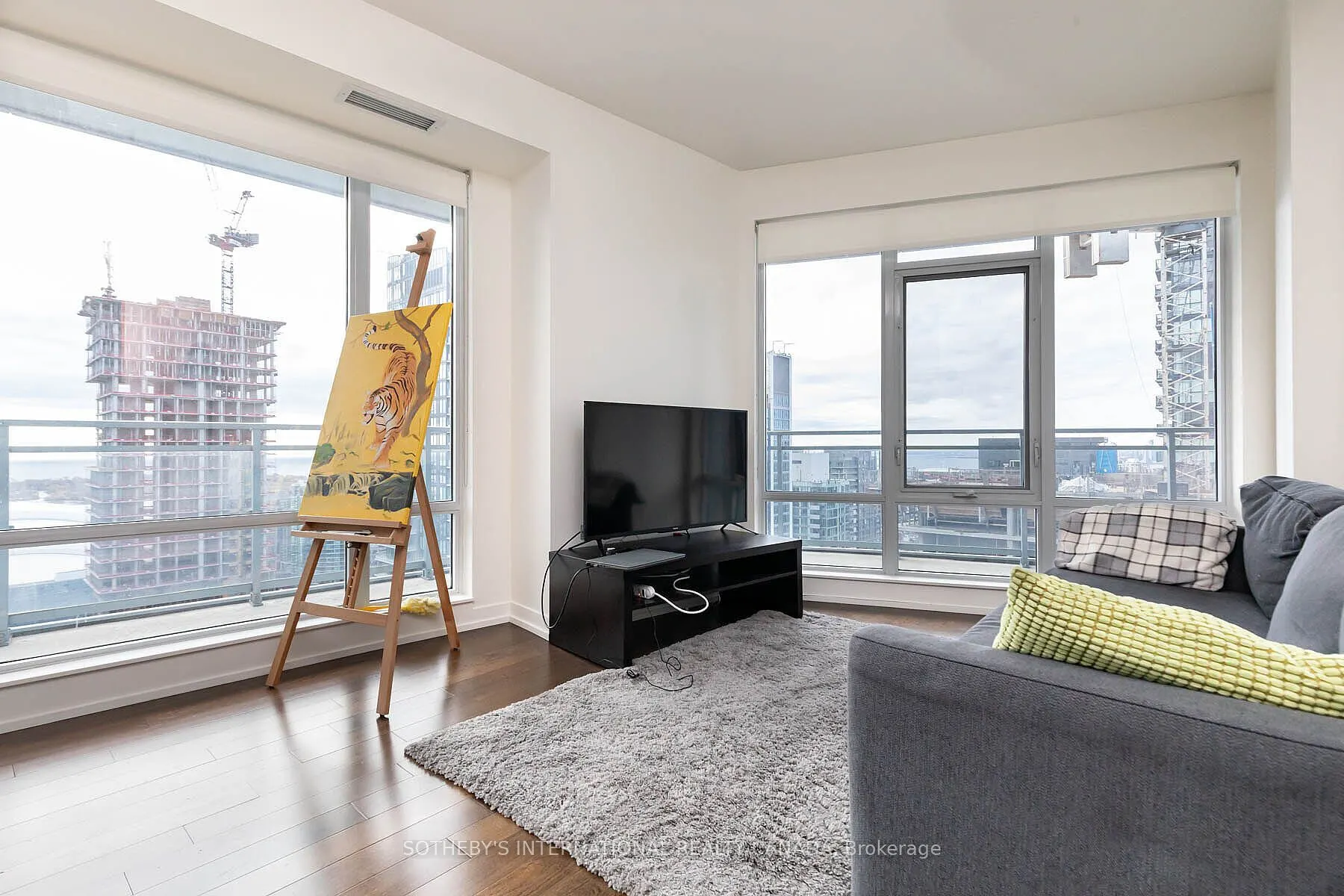 21 Widmer Street, #3811