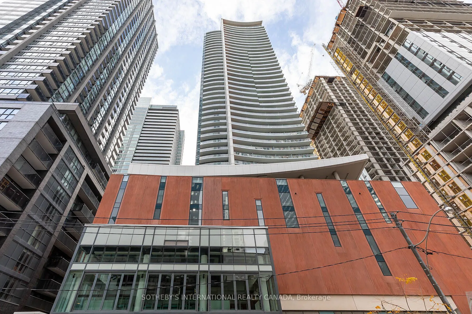 21 Widmer Street, #3811