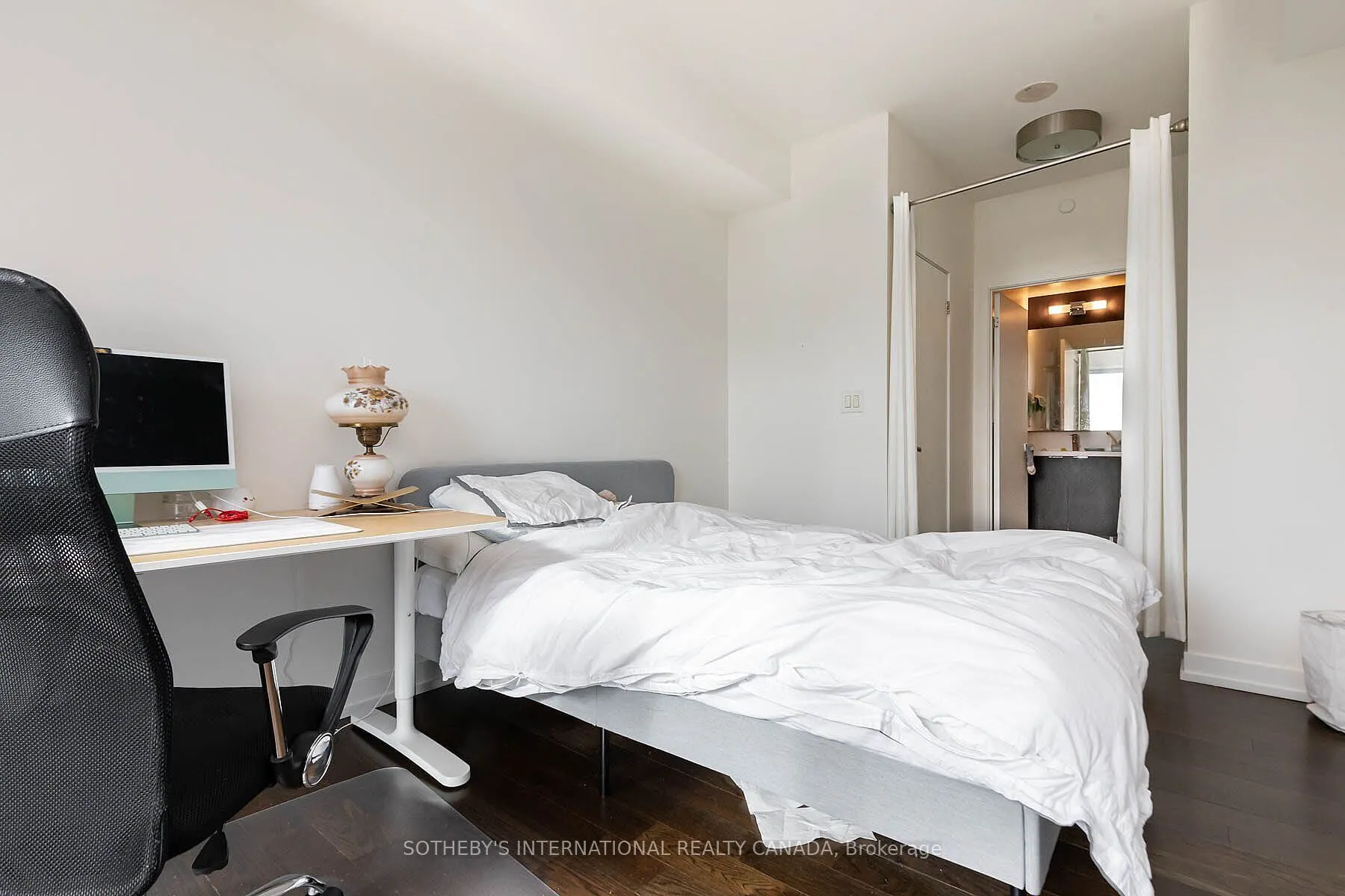 21 Widmer Street, #3811