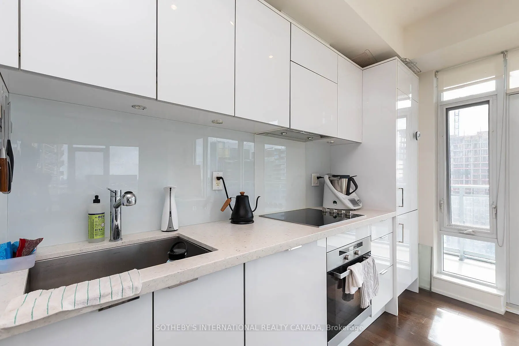 21 Widmer Street, #3811