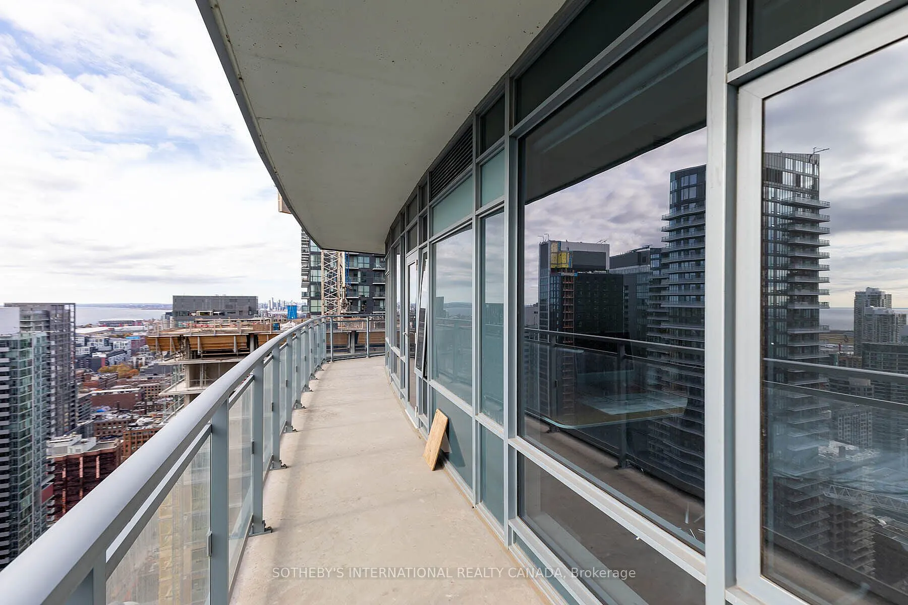 21 Widmer Street, #3811
