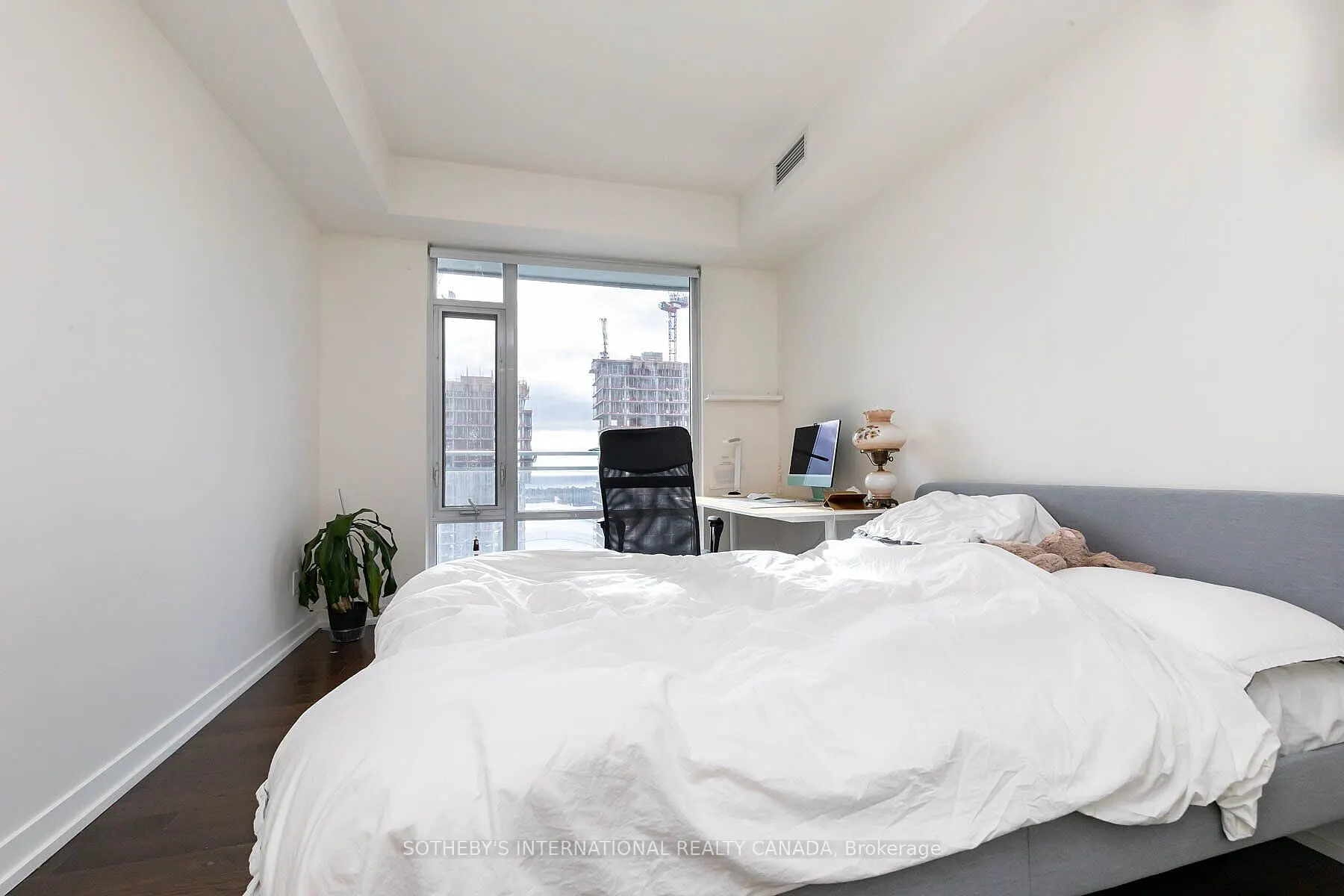 21 Widmer Street, #3811