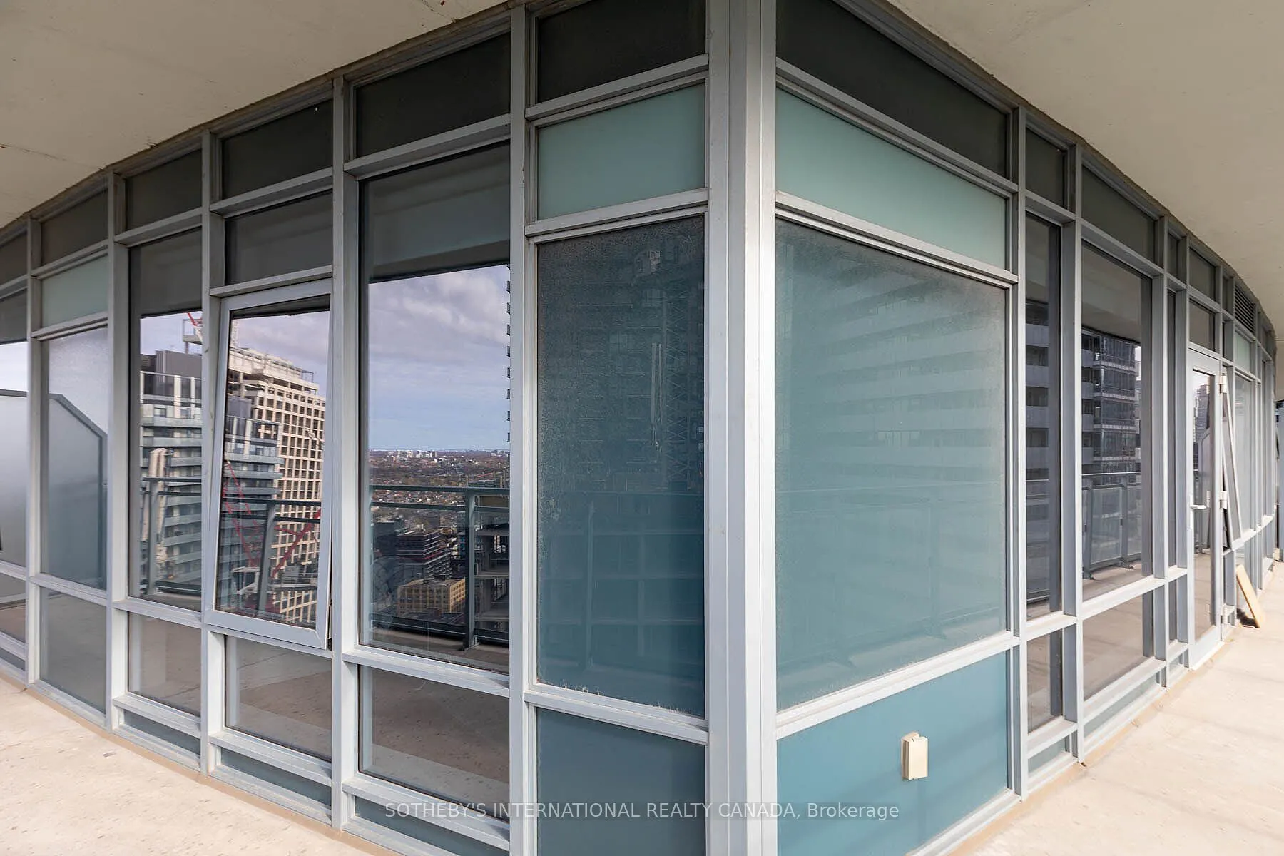 21 Widmer Street, #3811