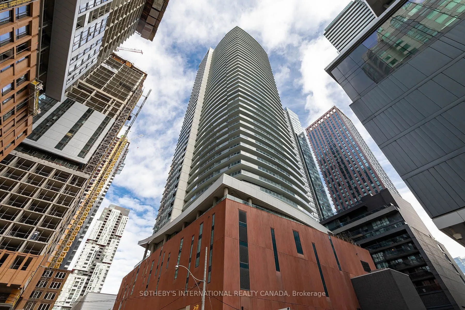 21 Widmer Street, #3811