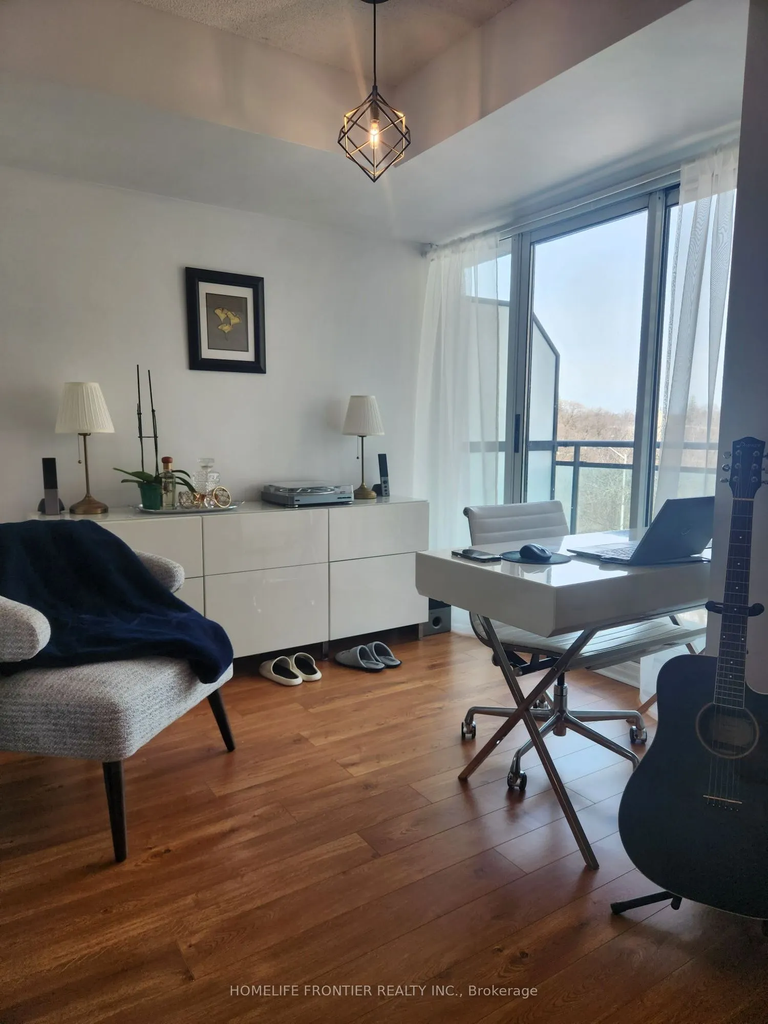 300 Bloor Street E, #504