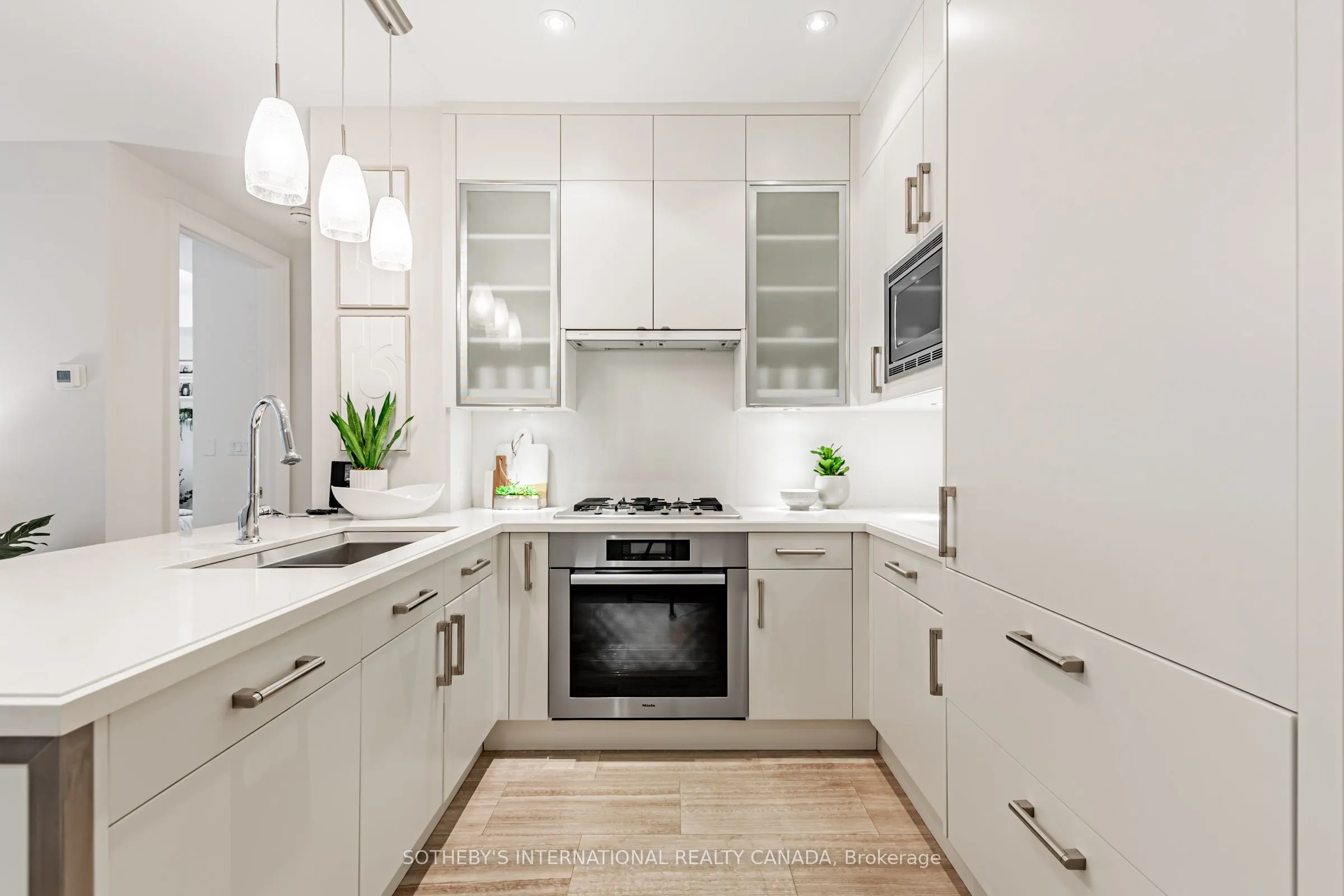 55 Scollard Street, #207