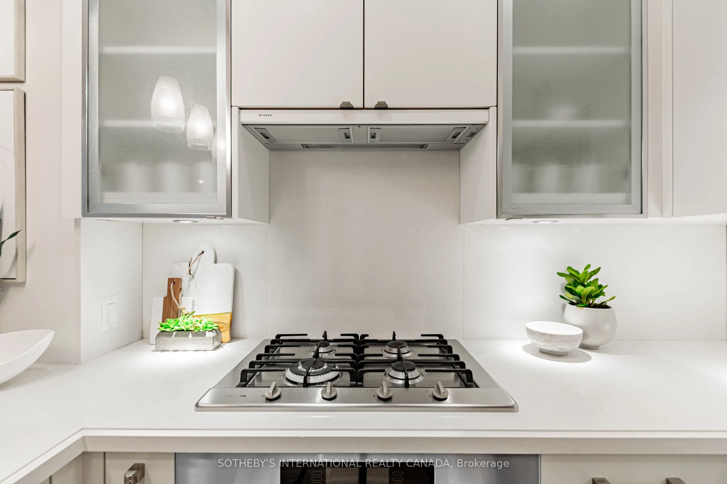 55 Scollard Street, #207