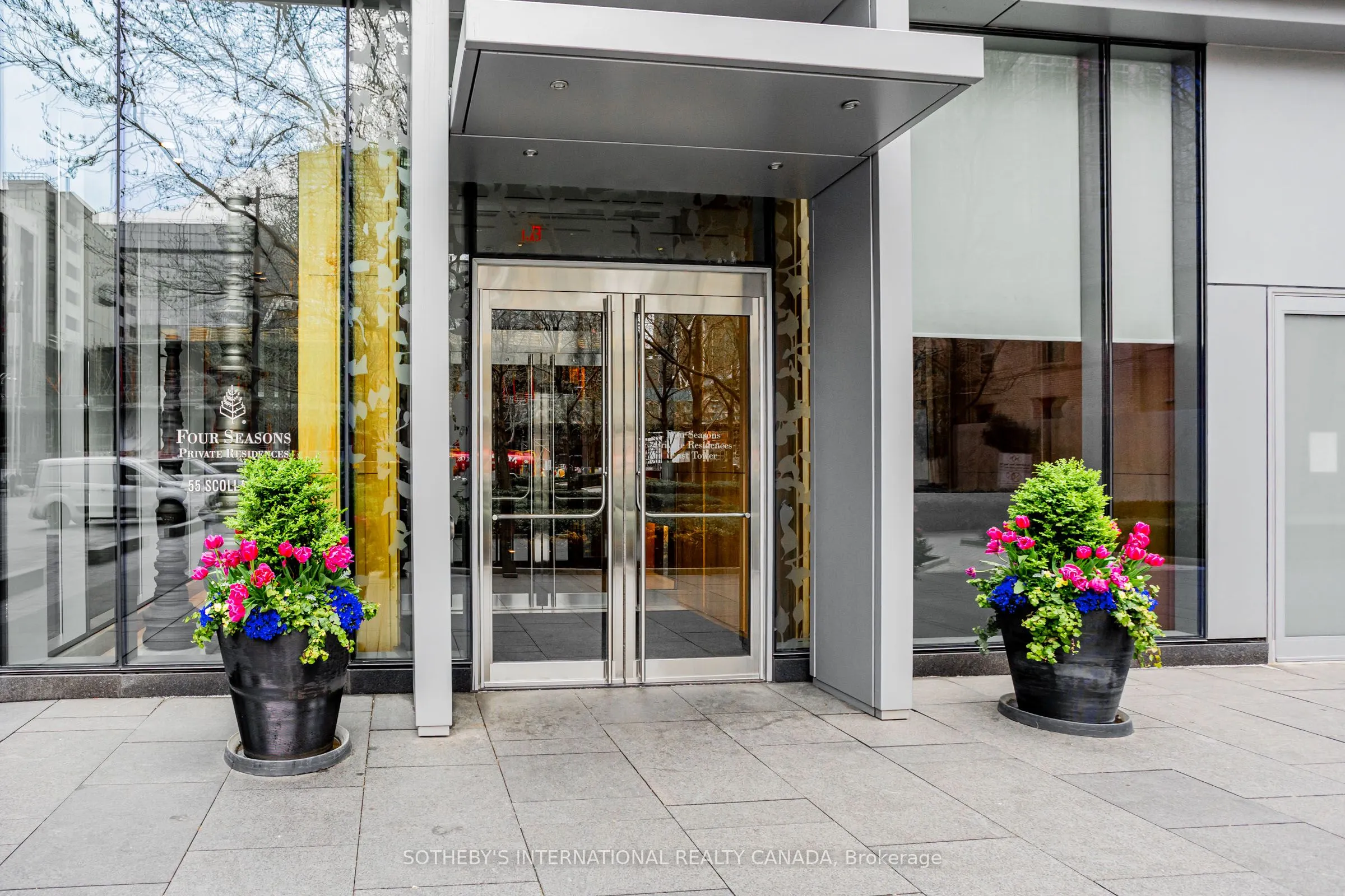 55 Scollard Street, #207